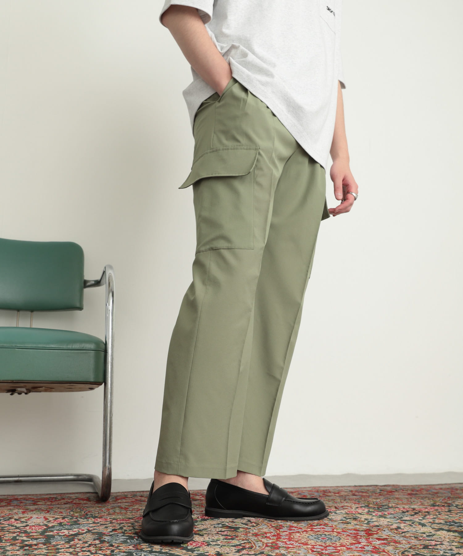 KHAKI