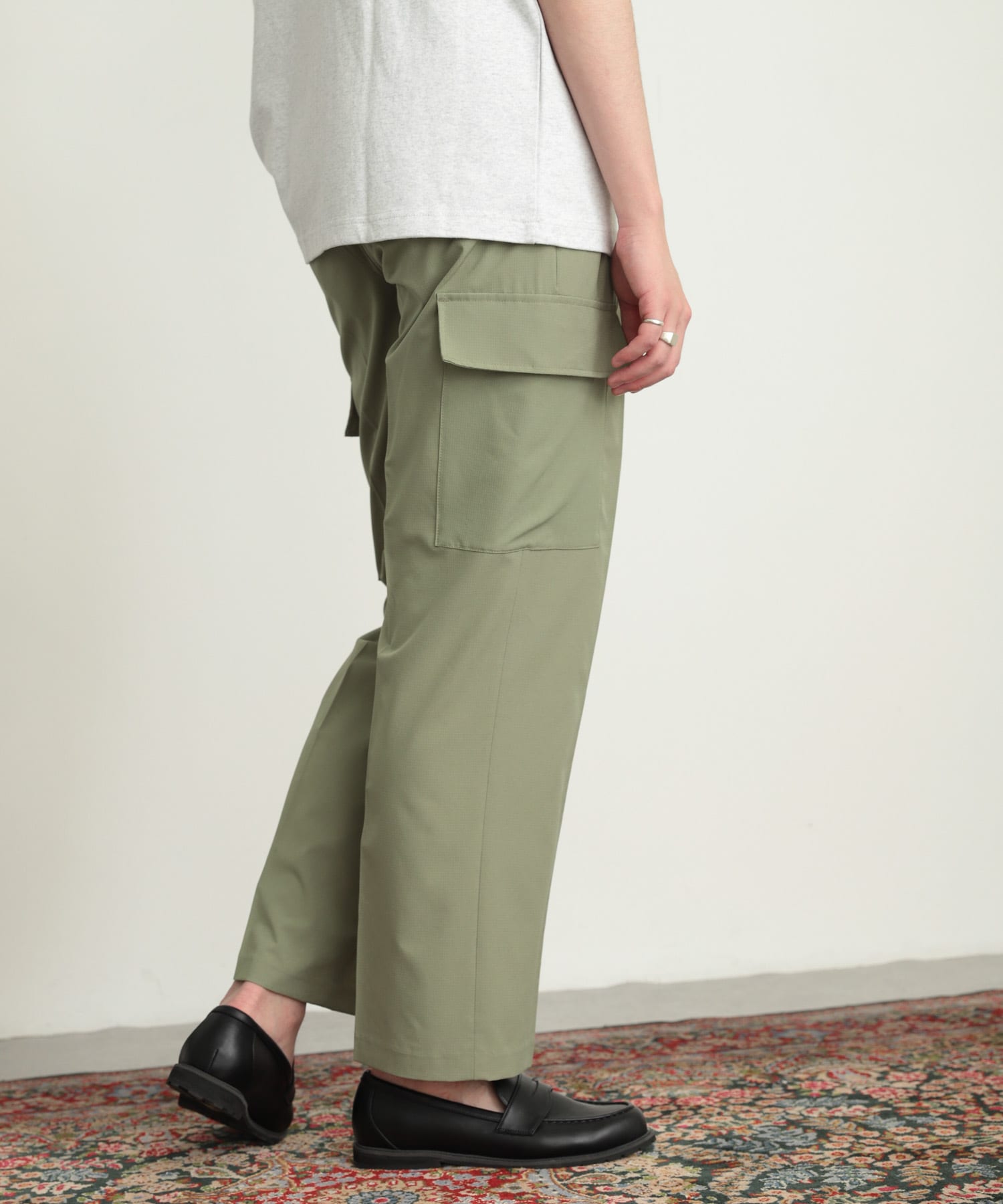 KHAKI