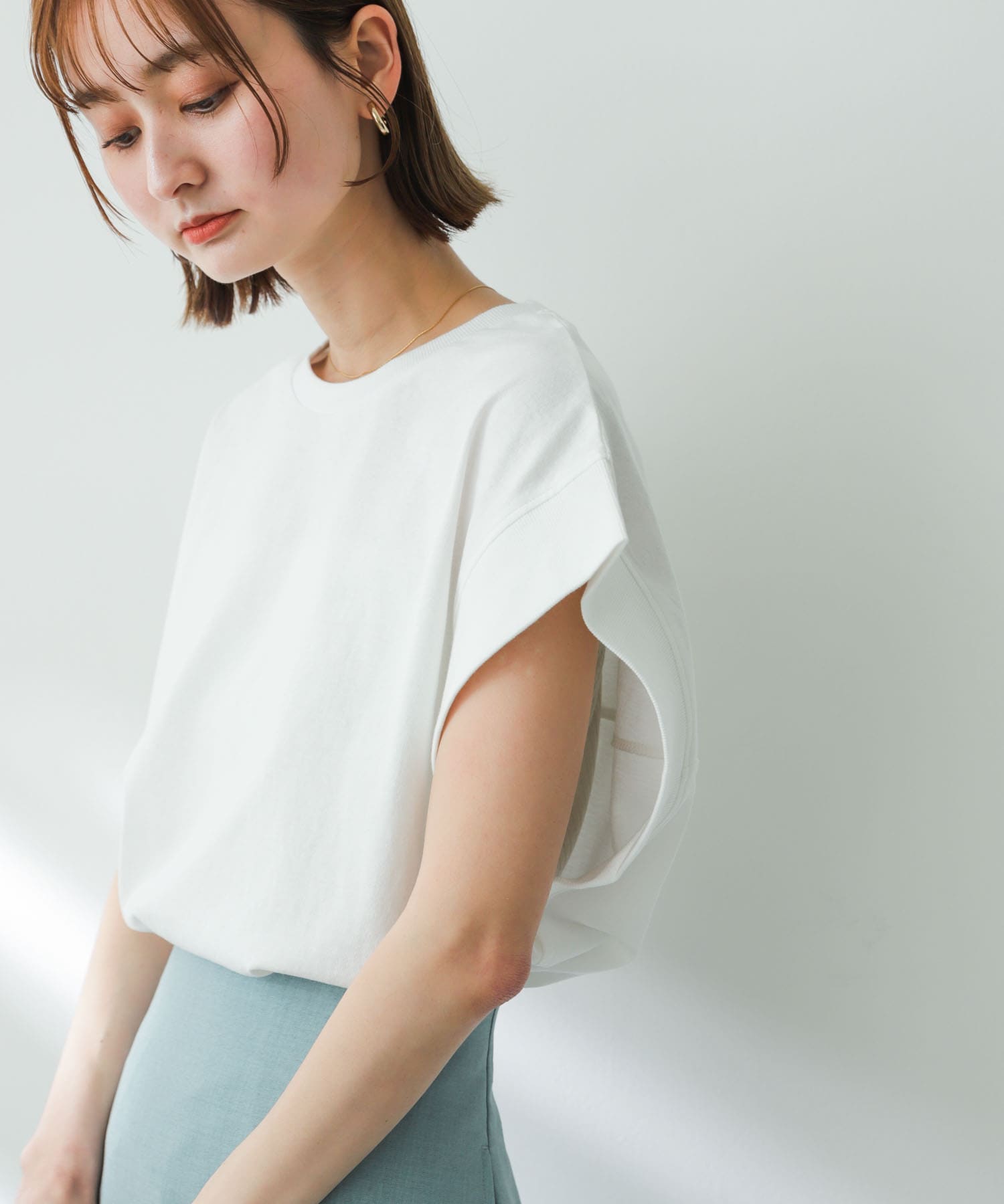 OFF WHITE