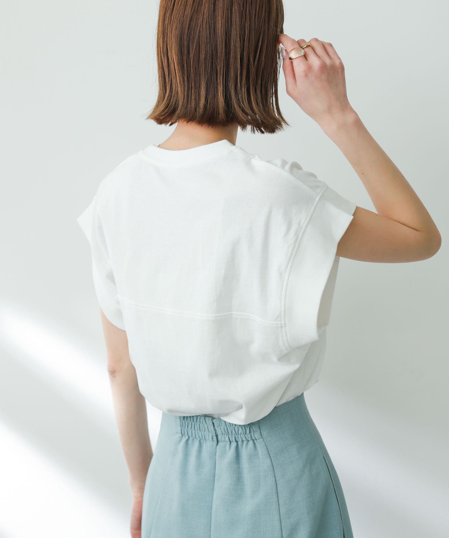 OFF WHITE