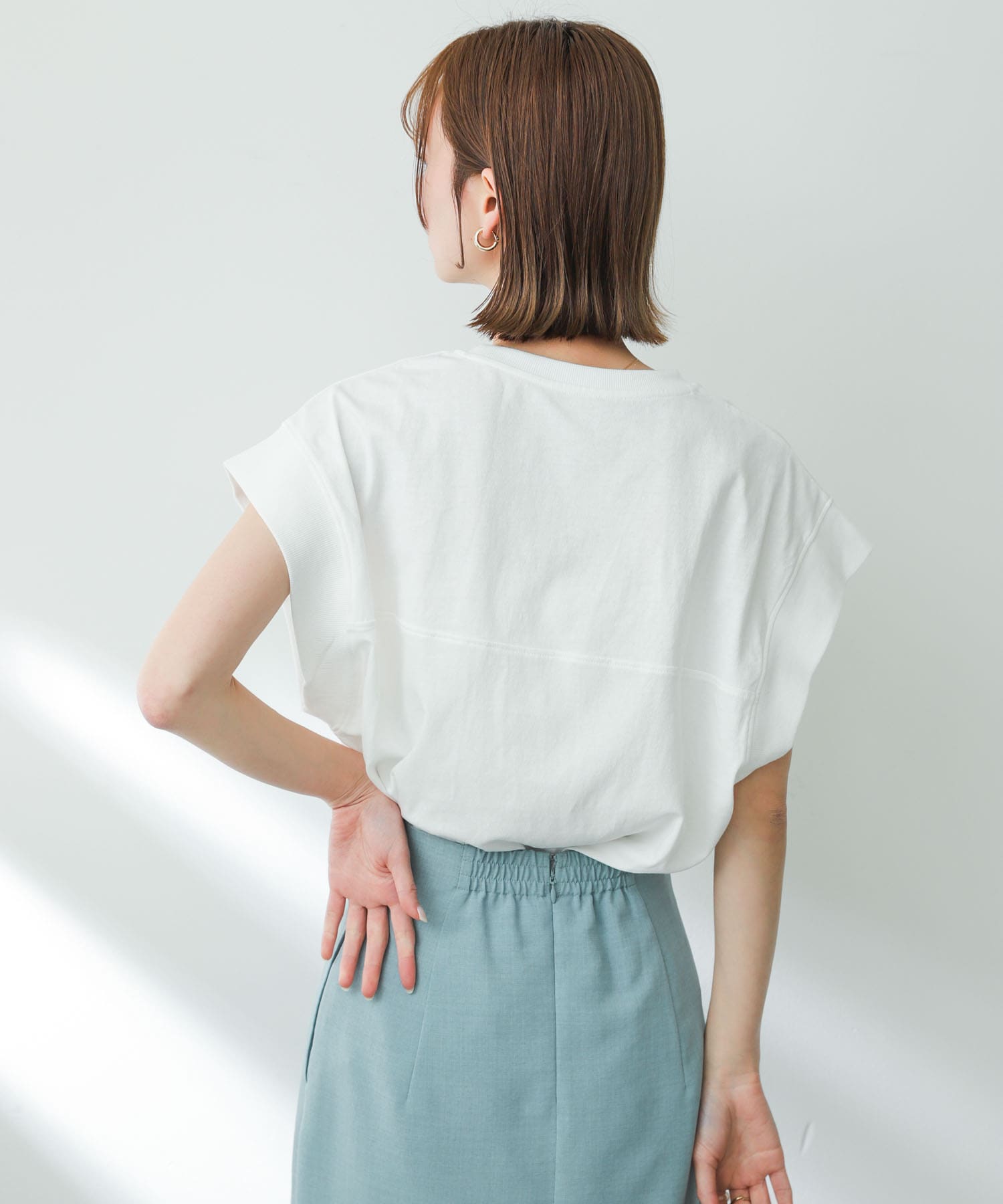 OFF WHITE