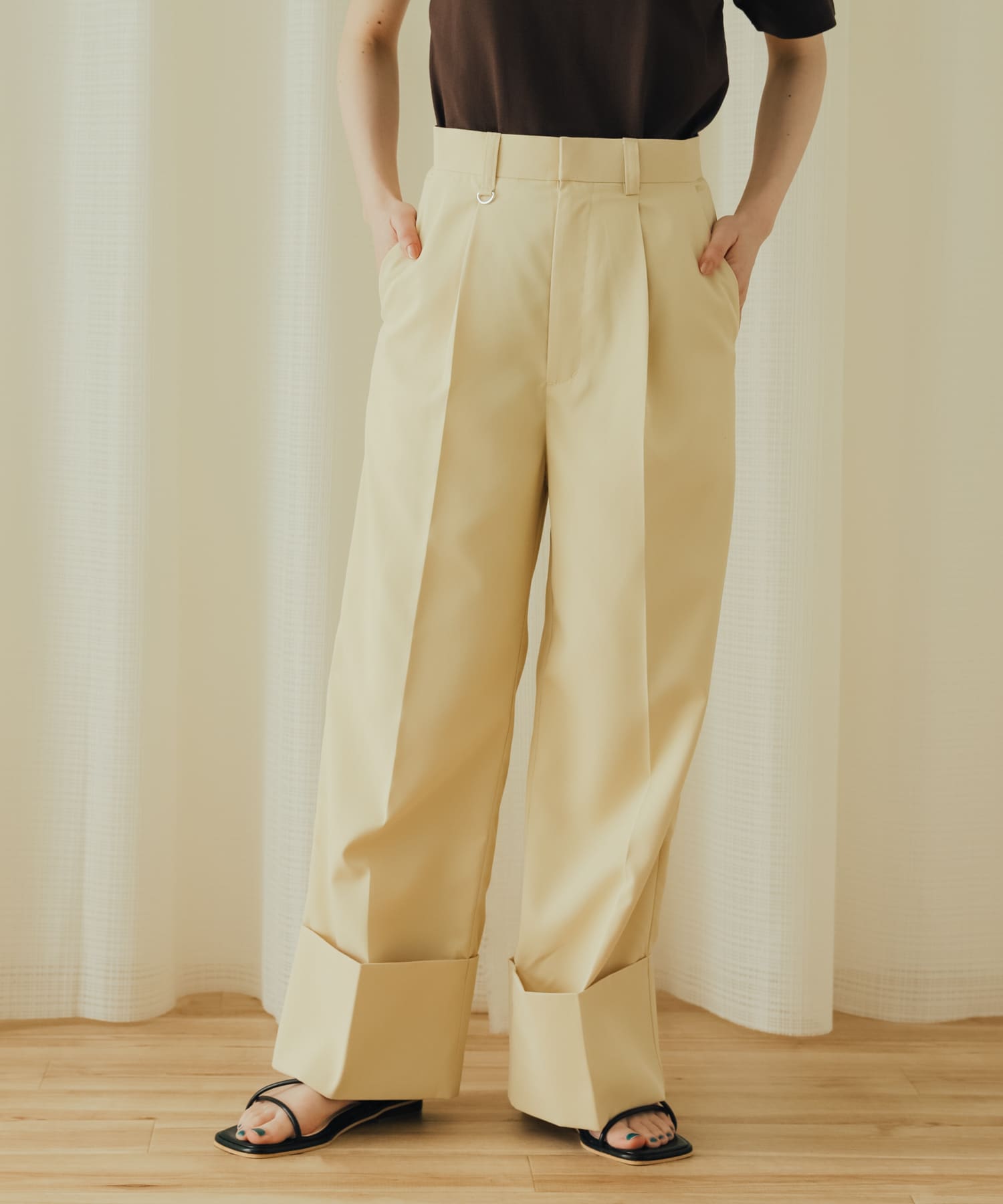 センタープレスダブルワイドパンツ