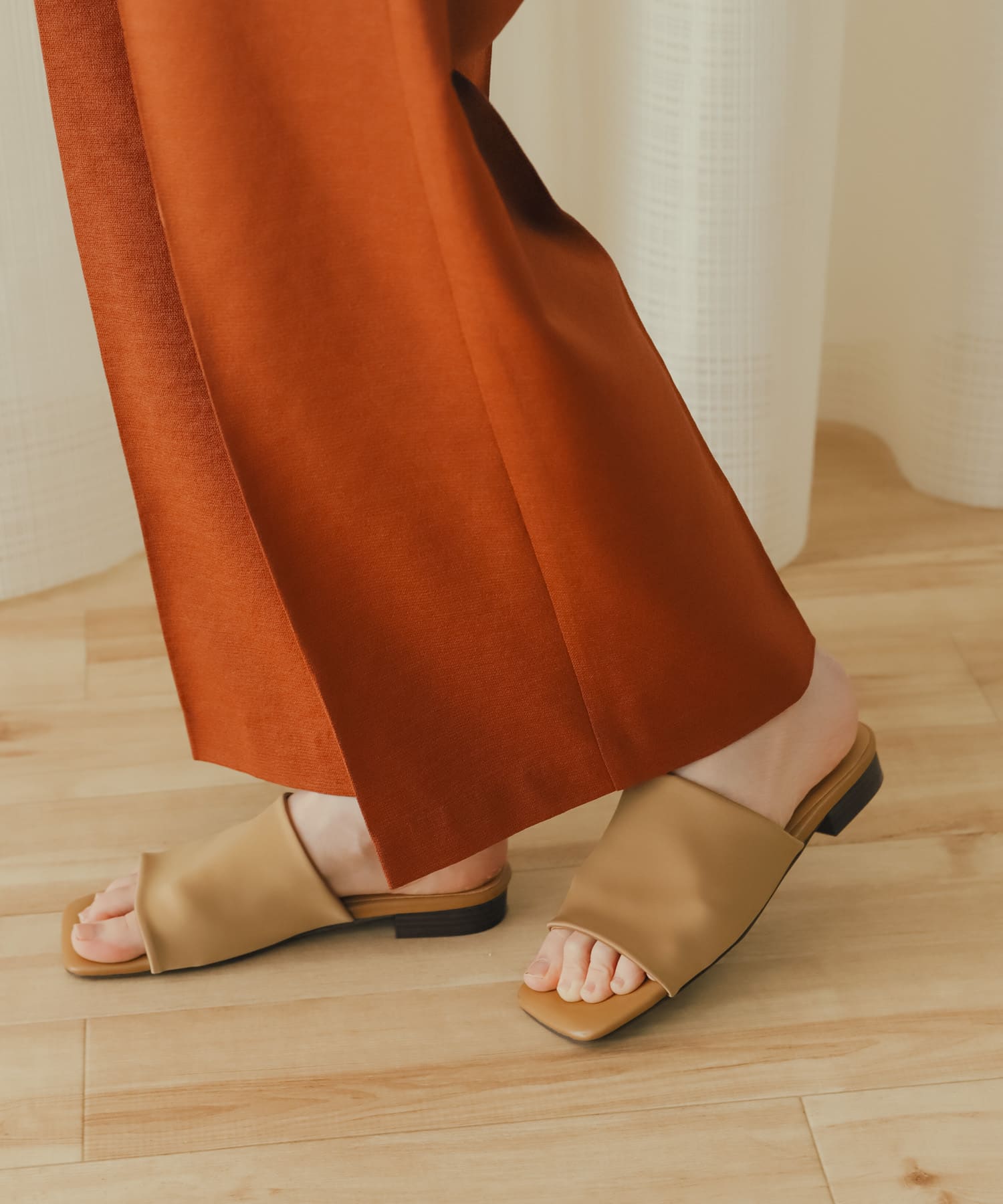 サテンストレッチミュール BEIGE S