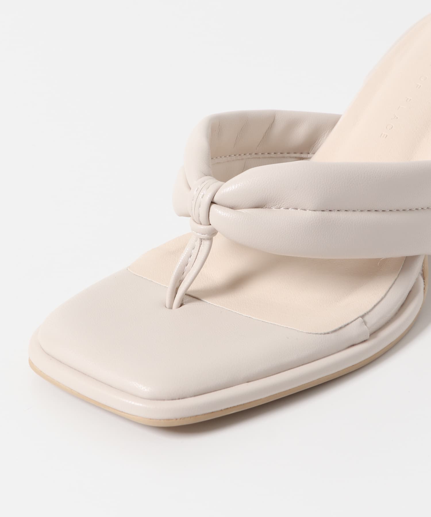 パテッドトングヒールサンダル IVORY S