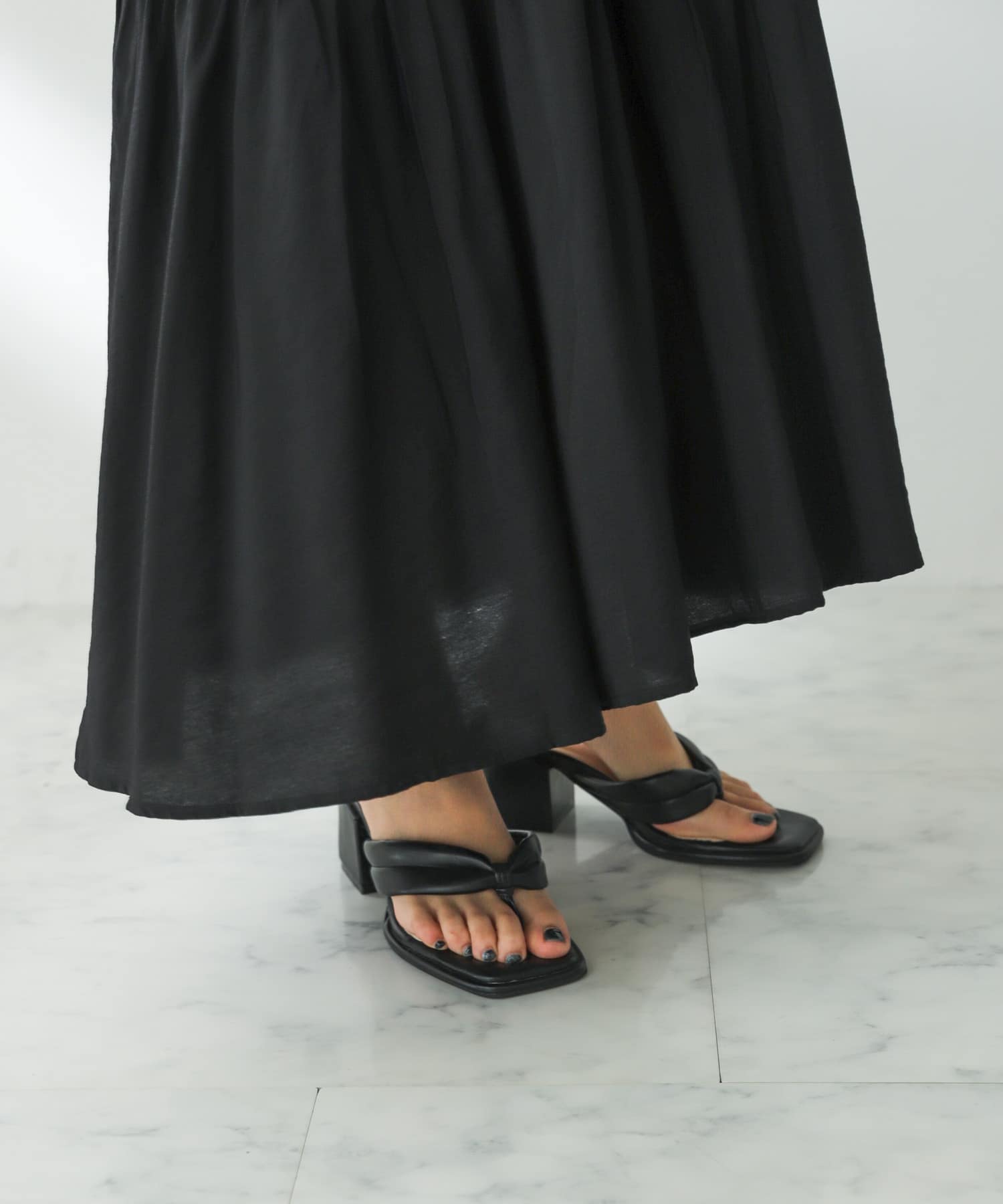 パテッドトングヒールサンダル BLACK S