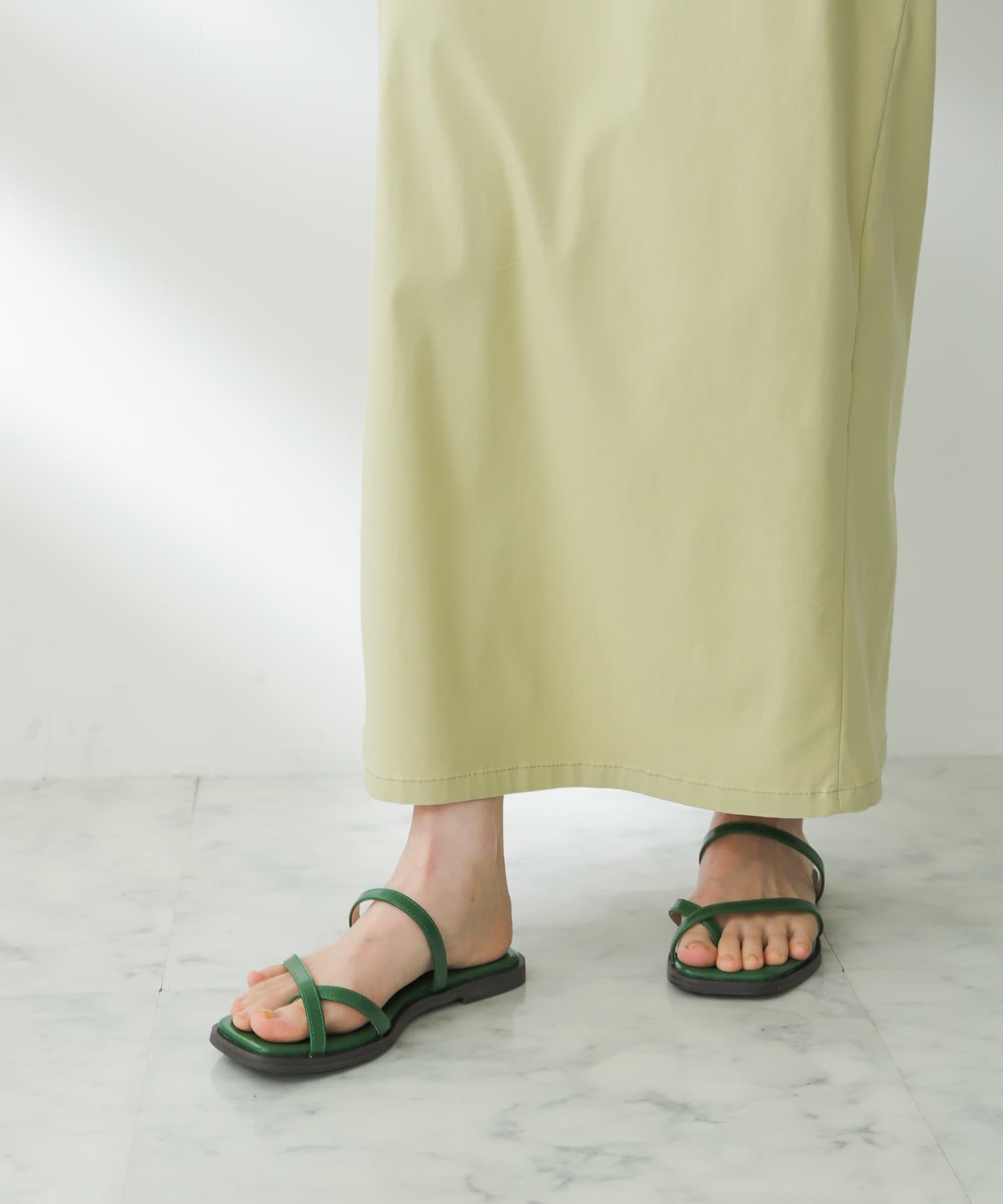 GREEN