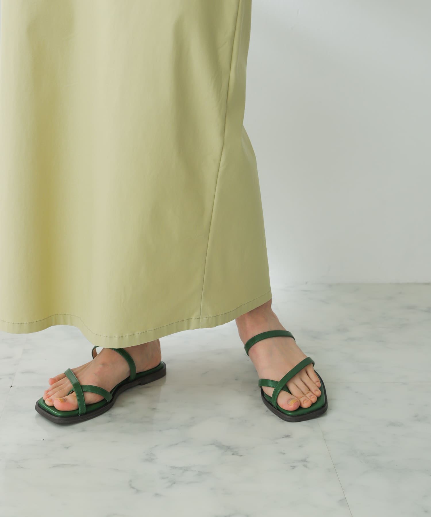 GREEN