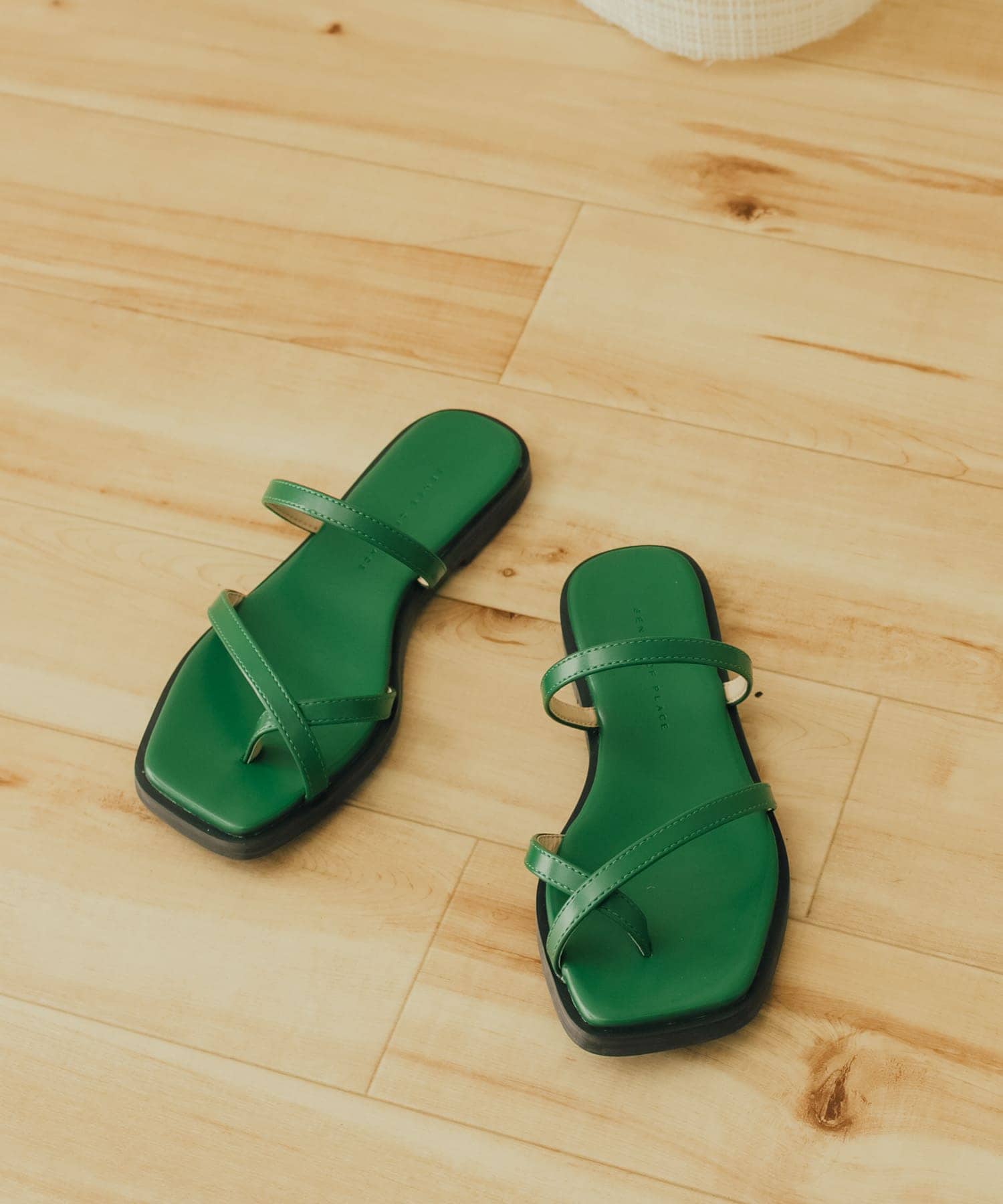 トゥクロスサンダル GREEN M
