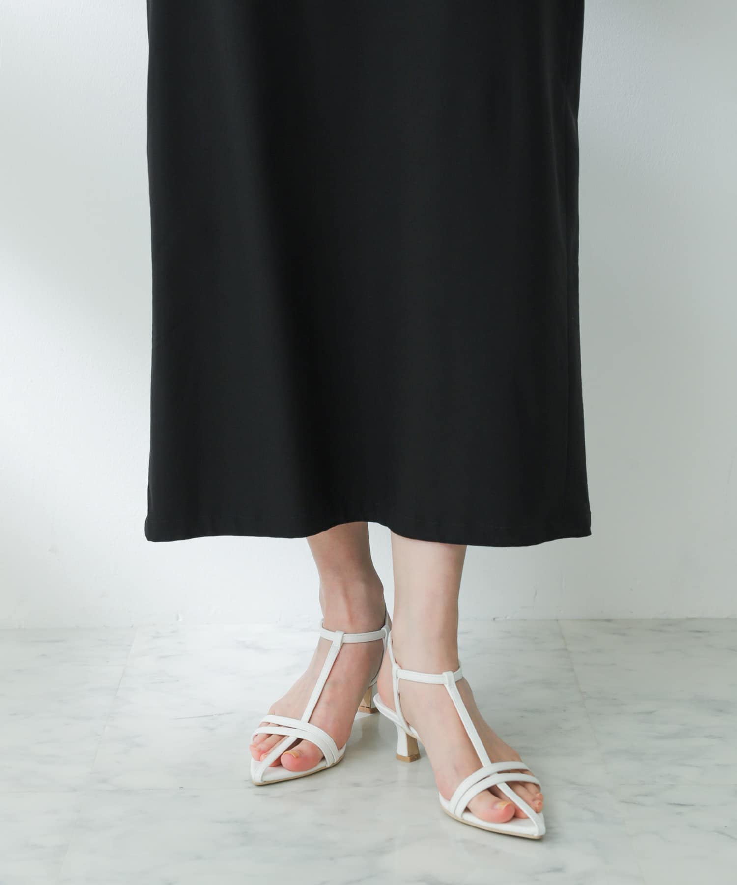 ポインテッドナローストラップサンダル WHITE S