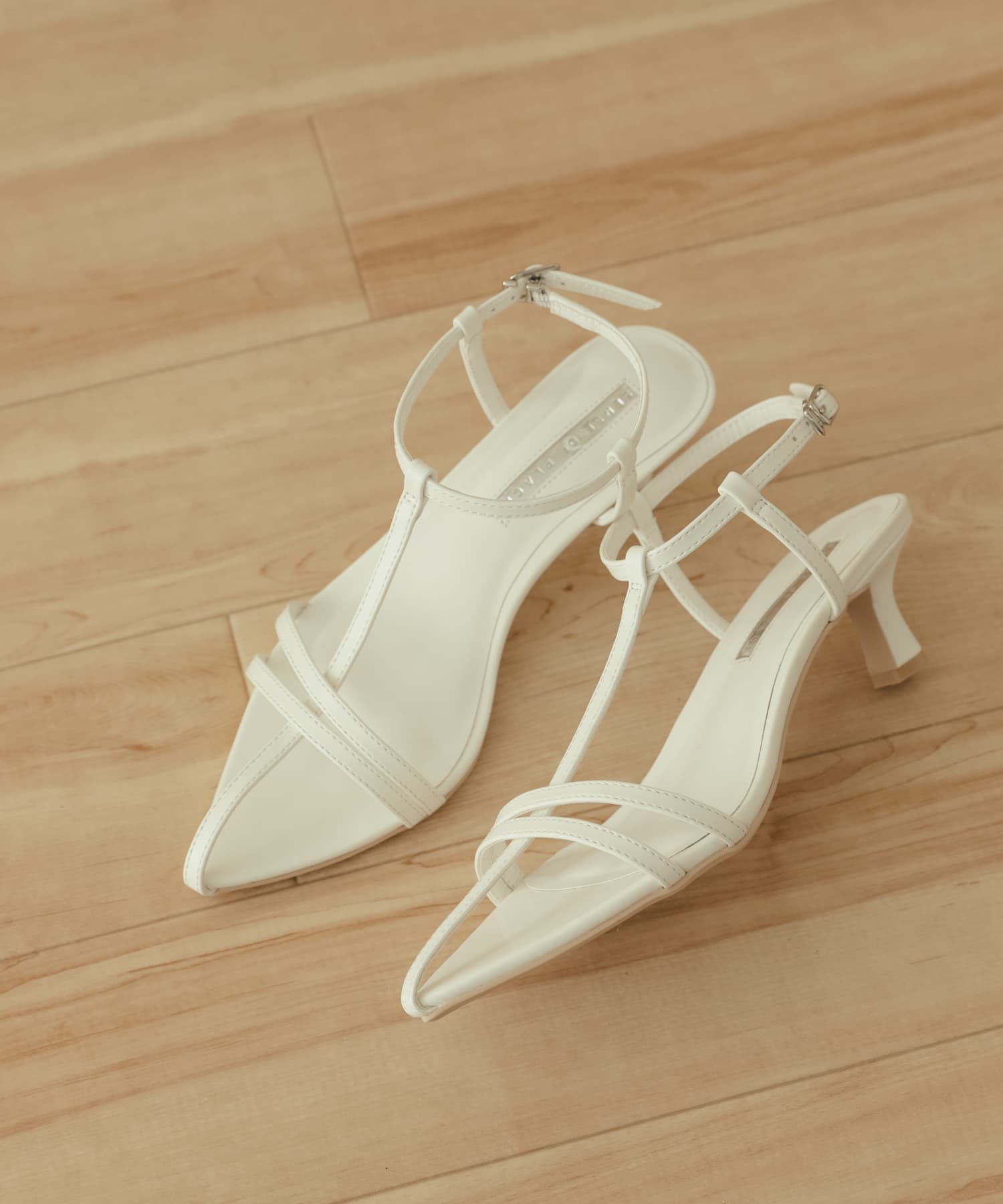 ポインテッドナローストラップサンダル WHITE M