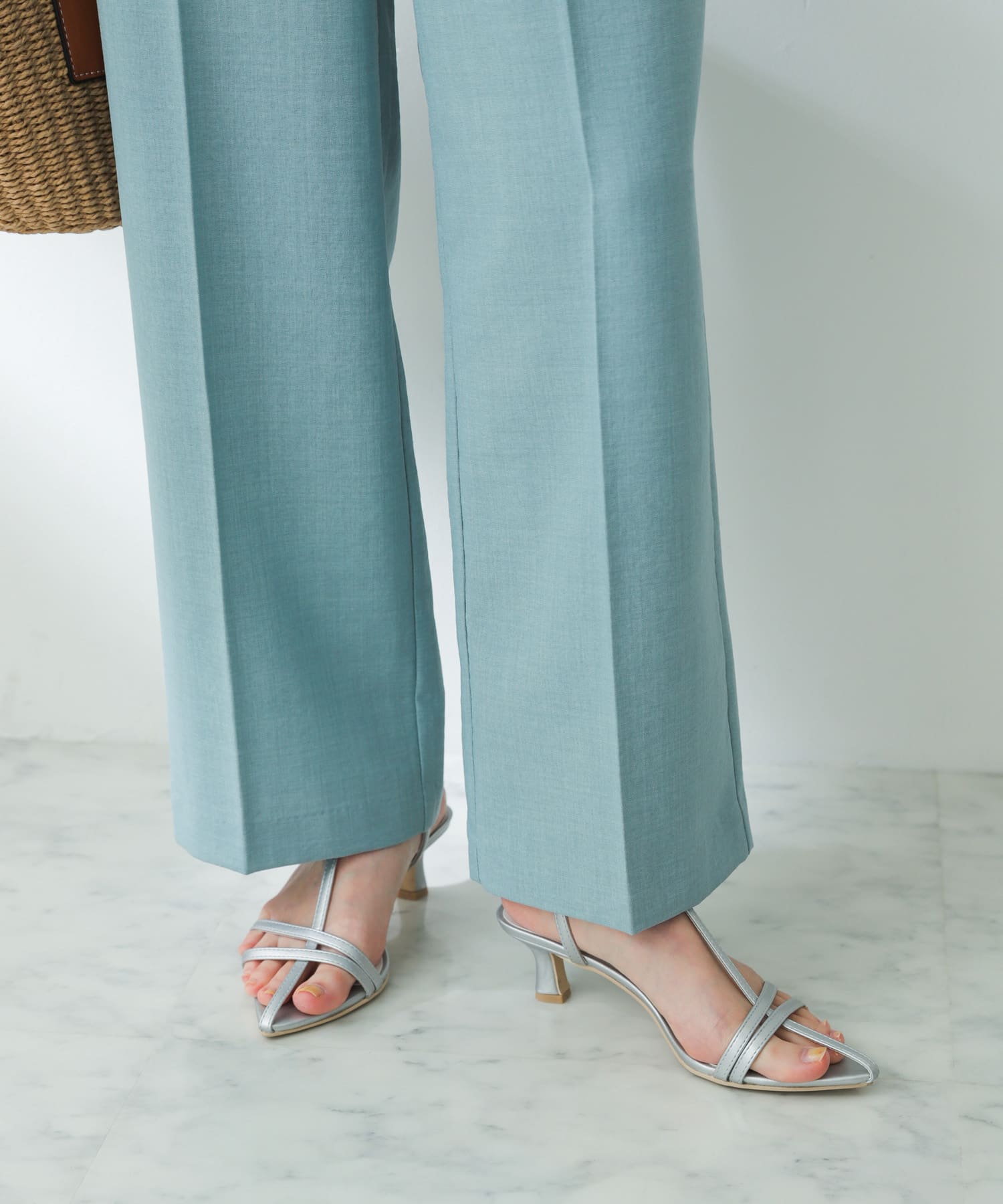 ポインテッドナローストラップサンダル