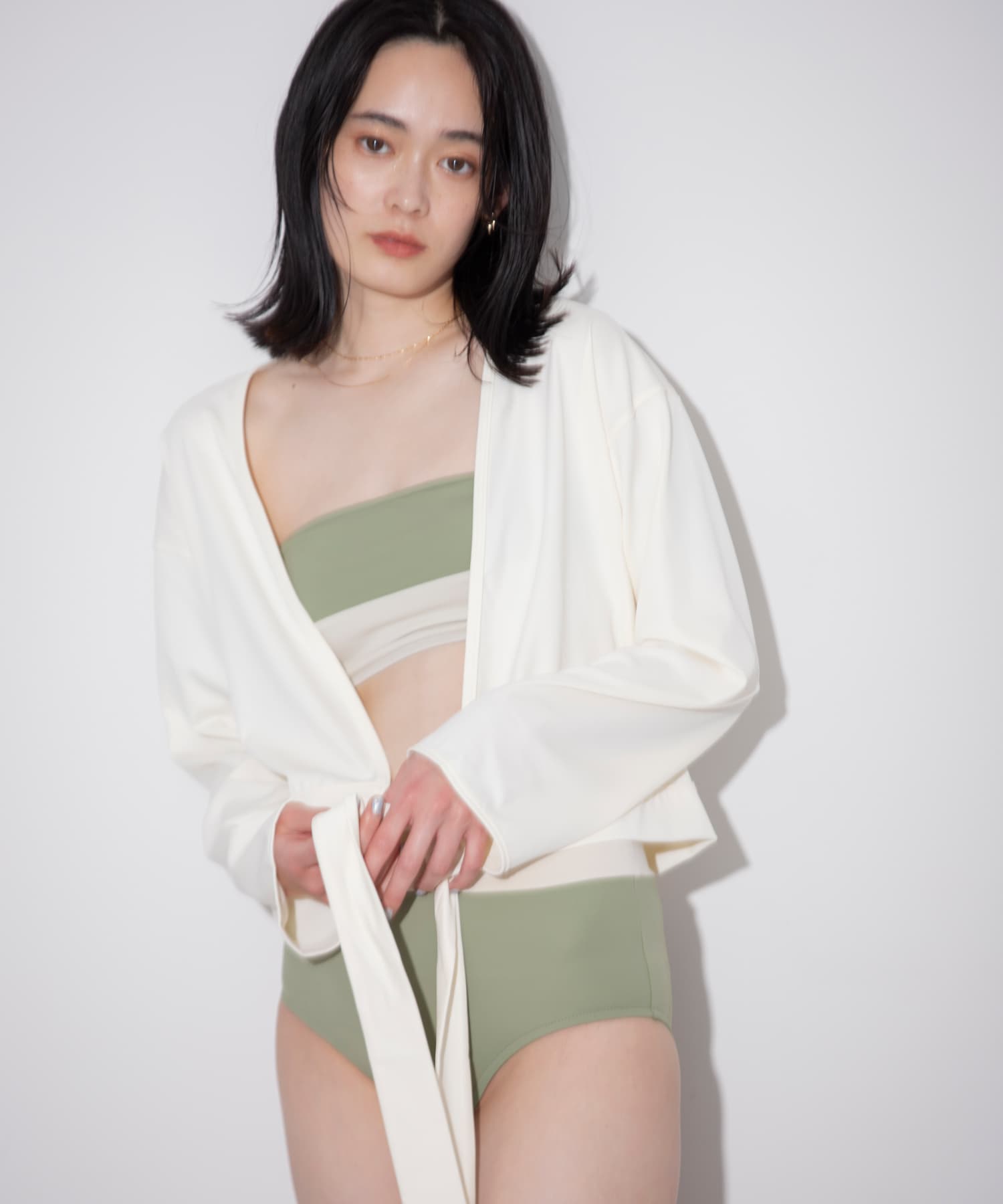OFF WHITE