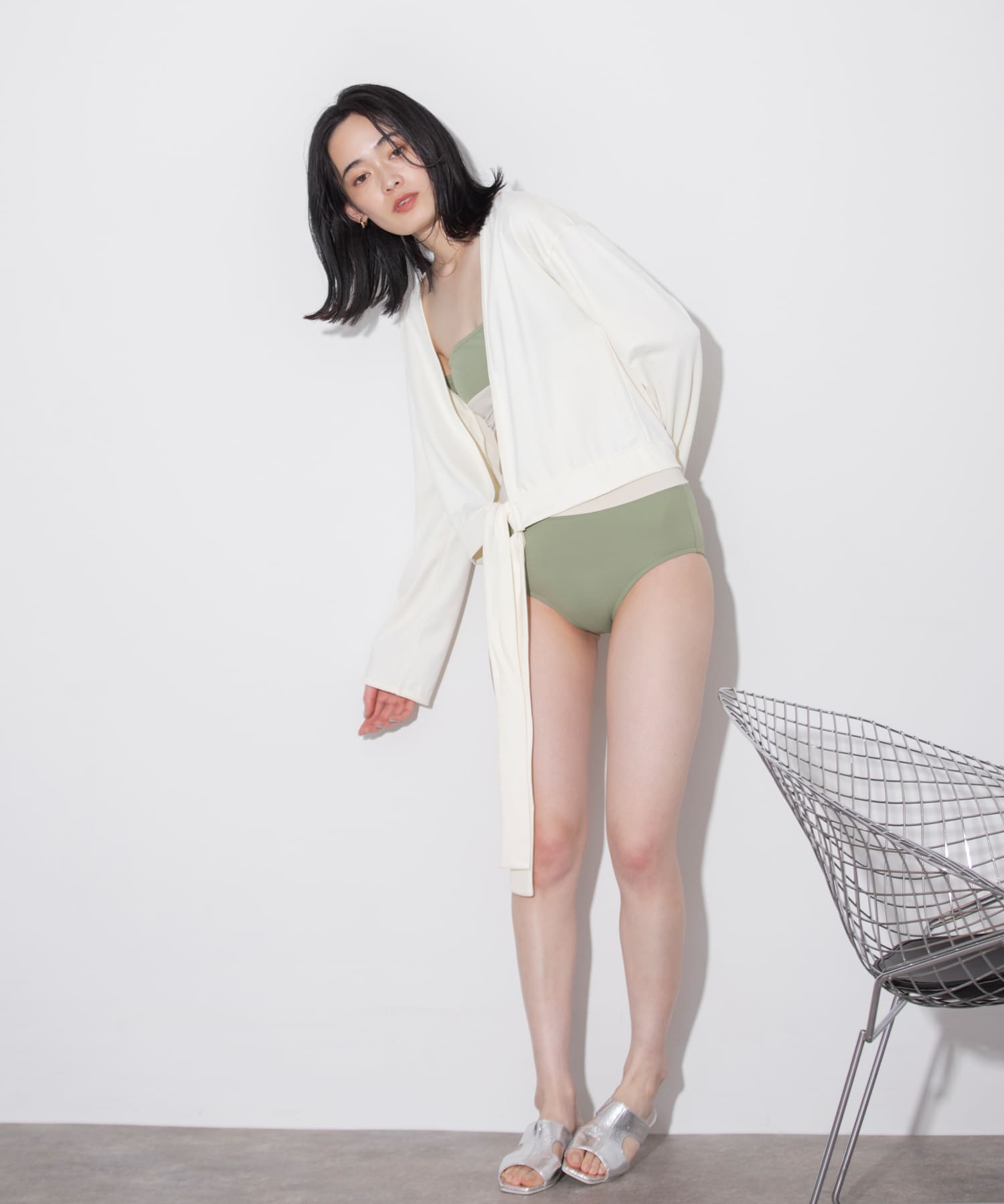 OFF WHITE