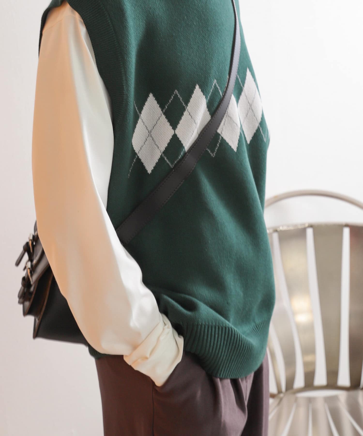 GREEN