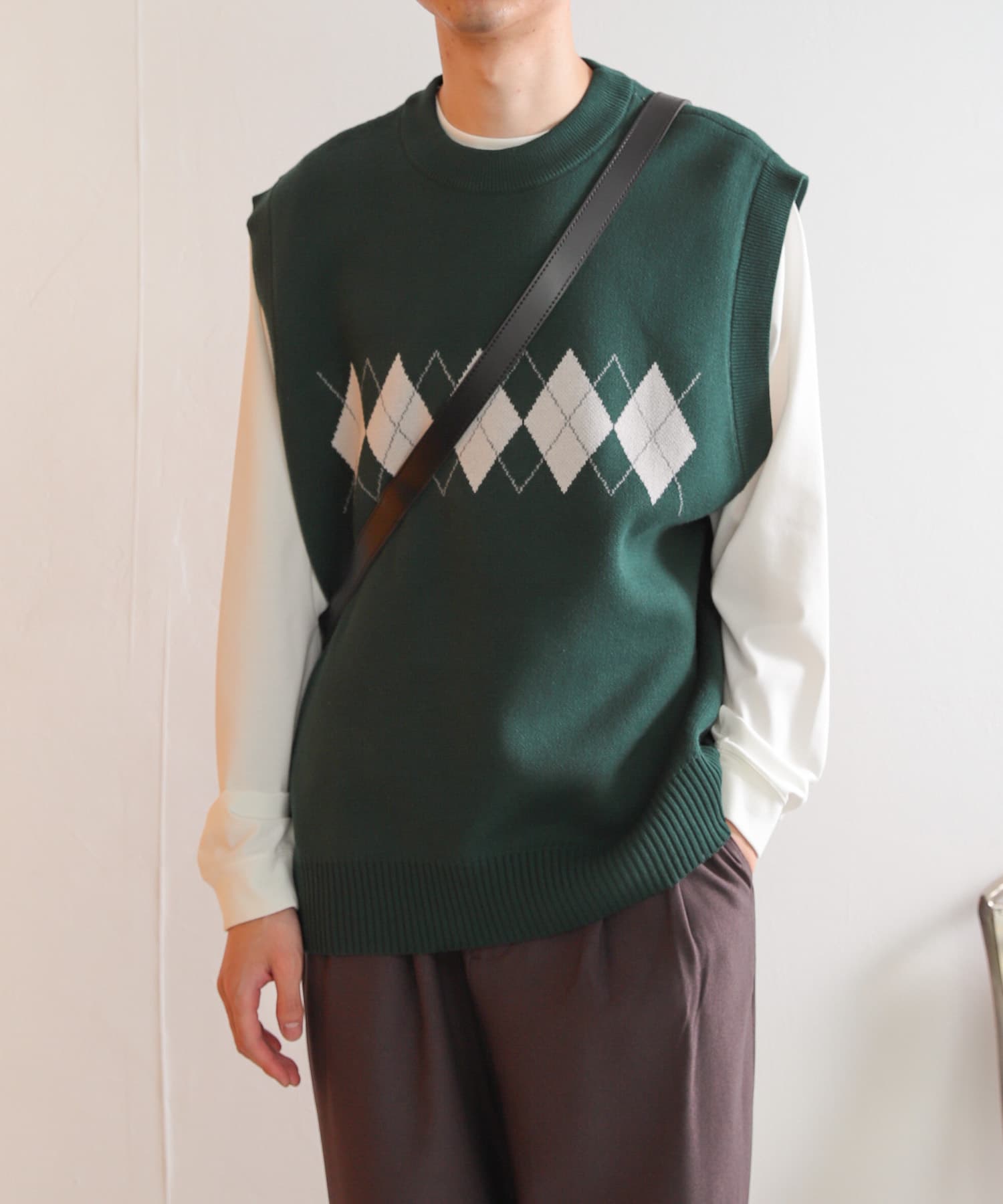 GREEN