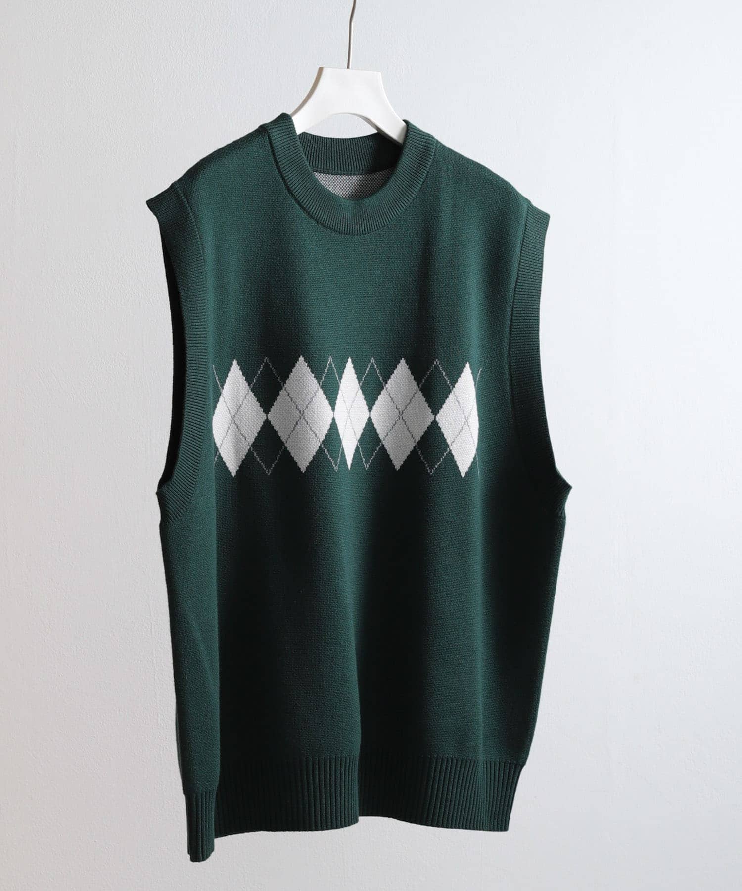 GREEN