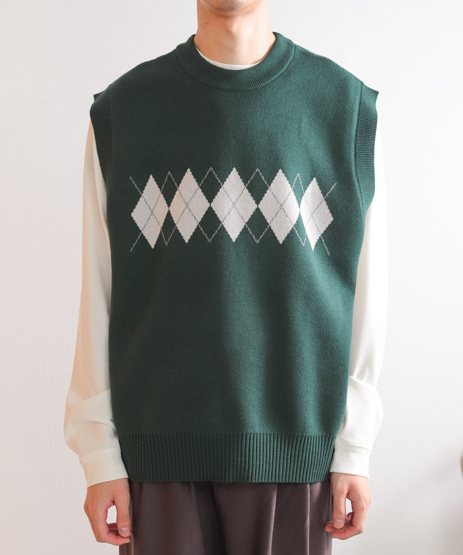 GREEN