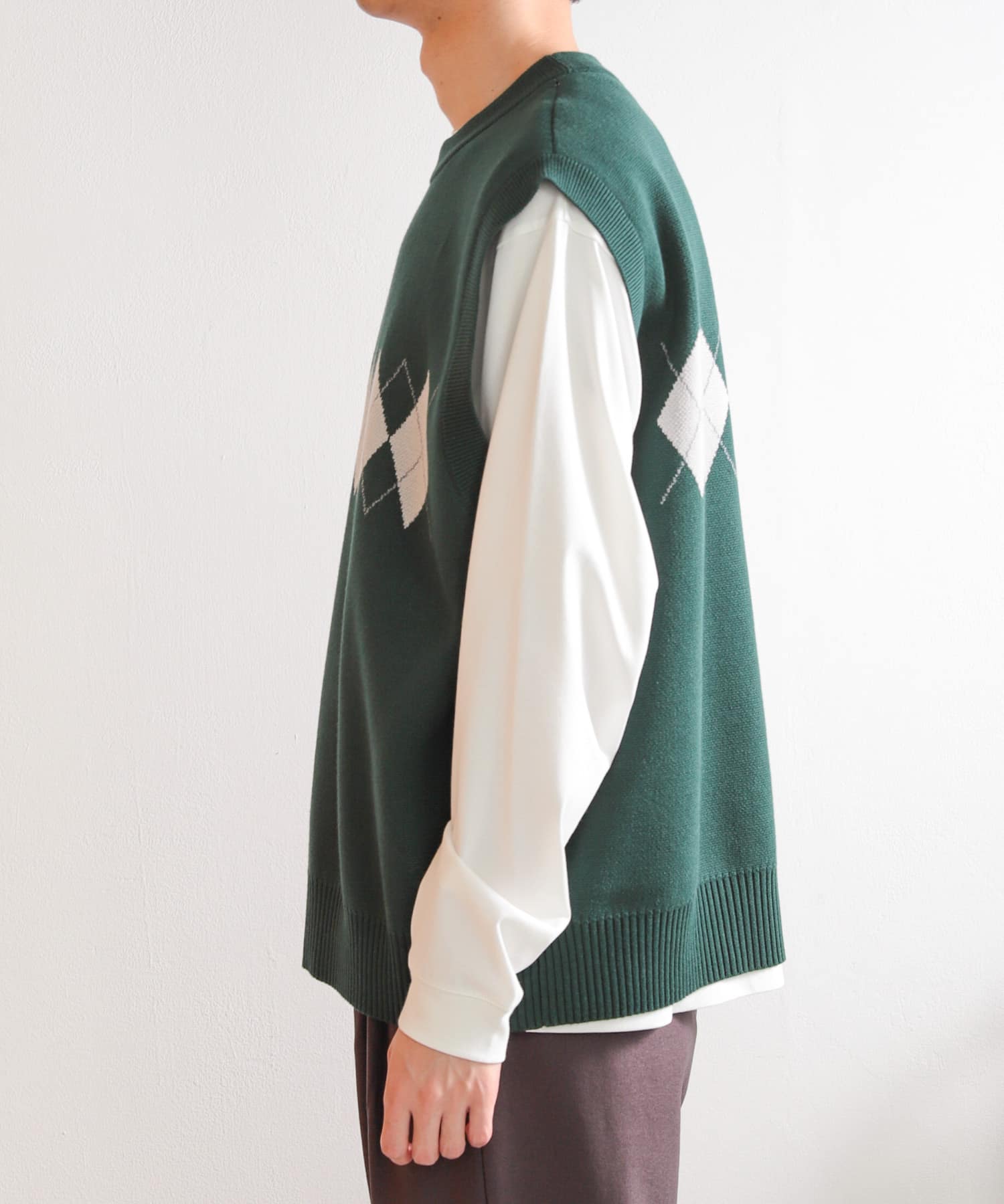GREEN