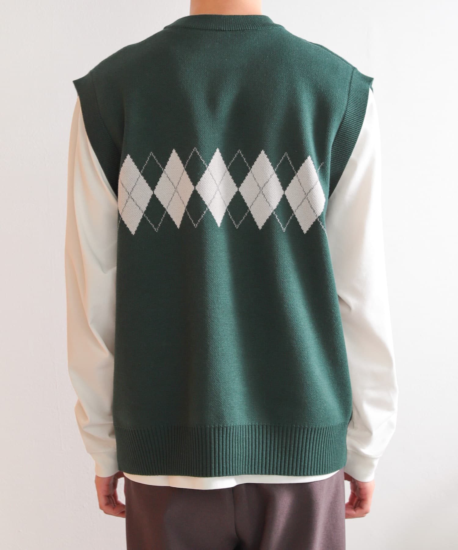 GREEN