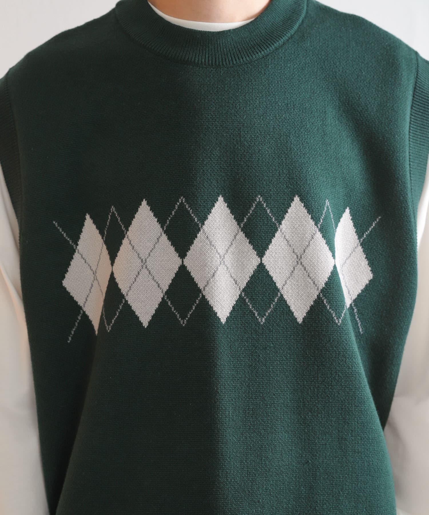 GREEN