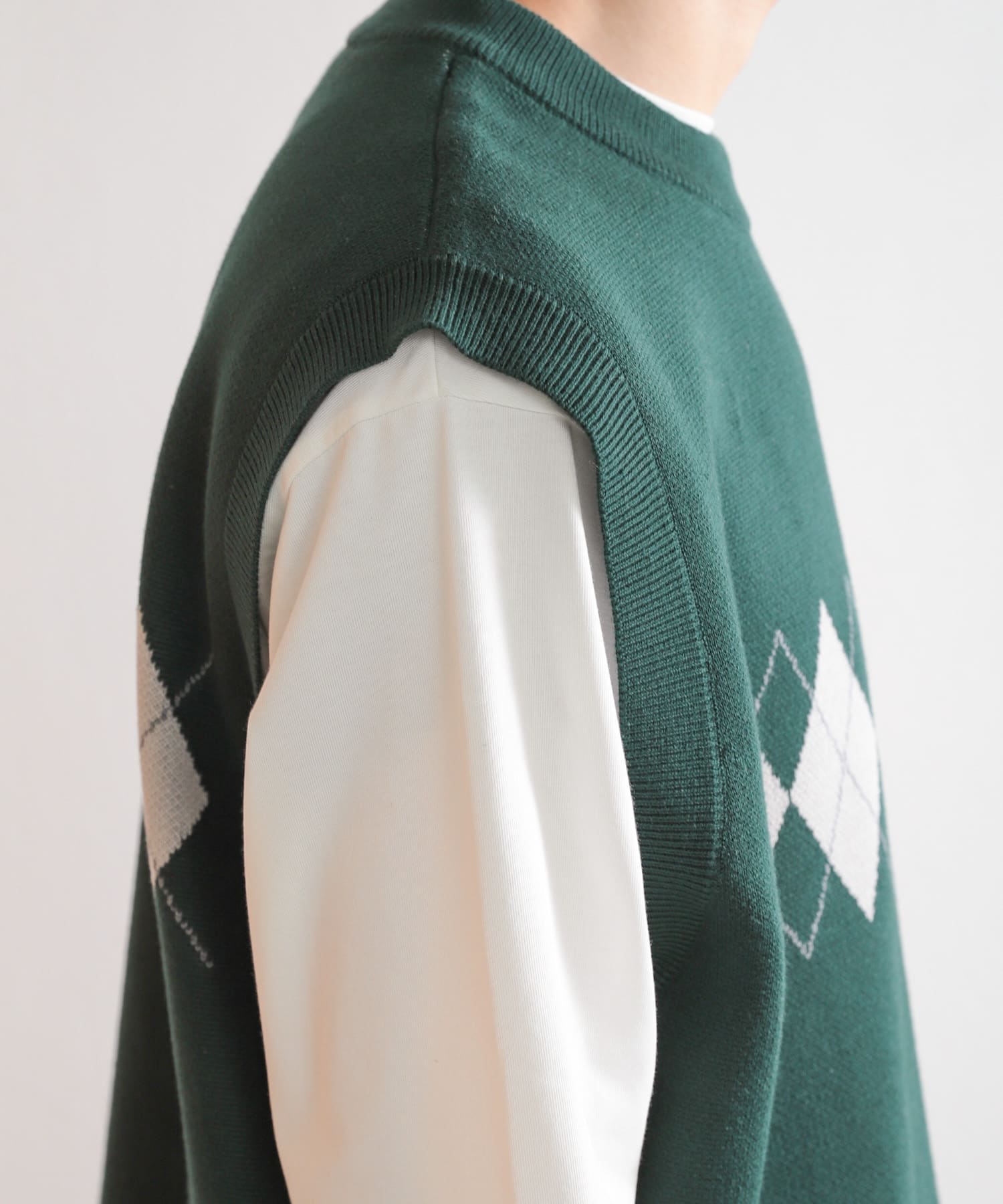 GREEN