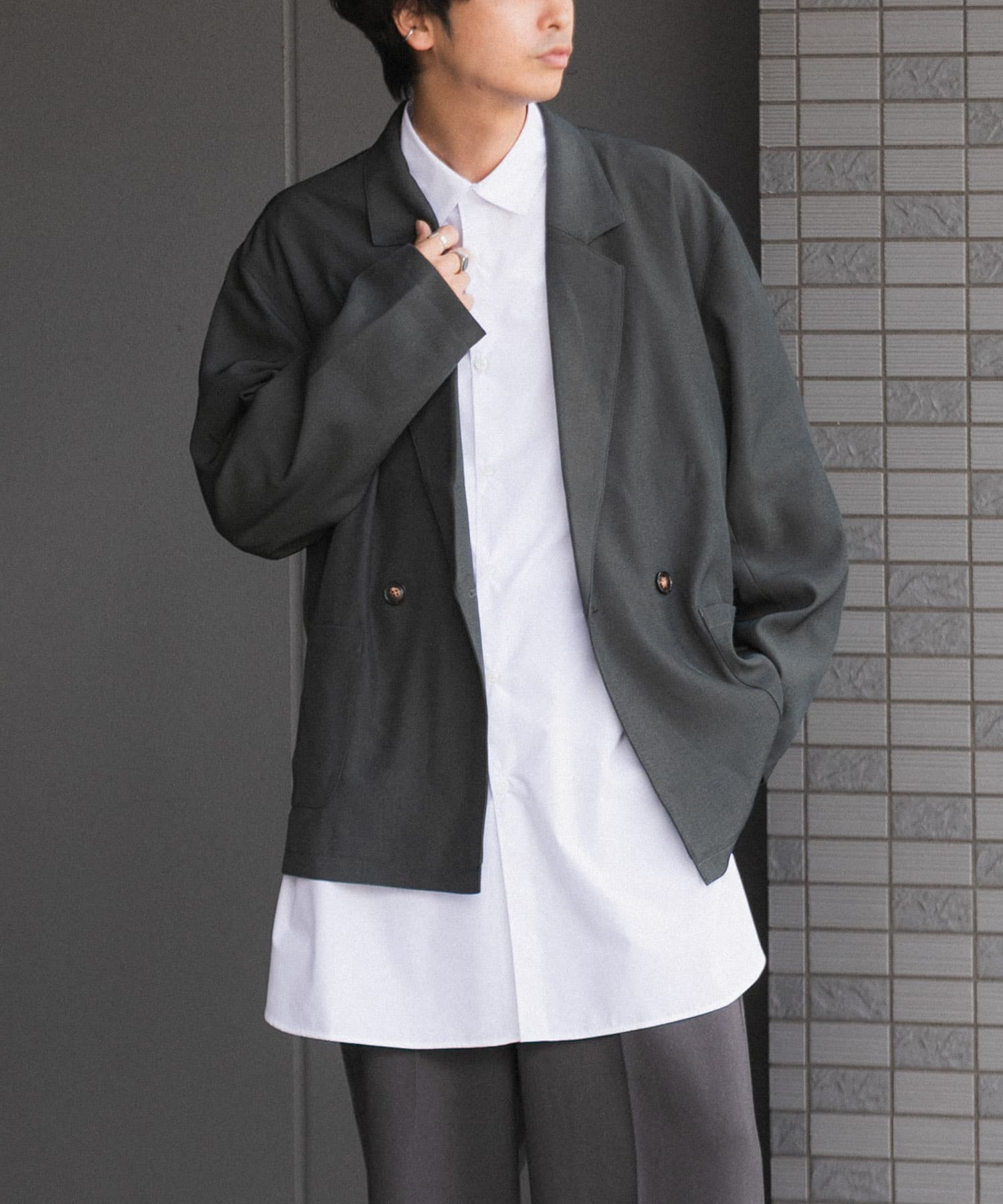 GRAY