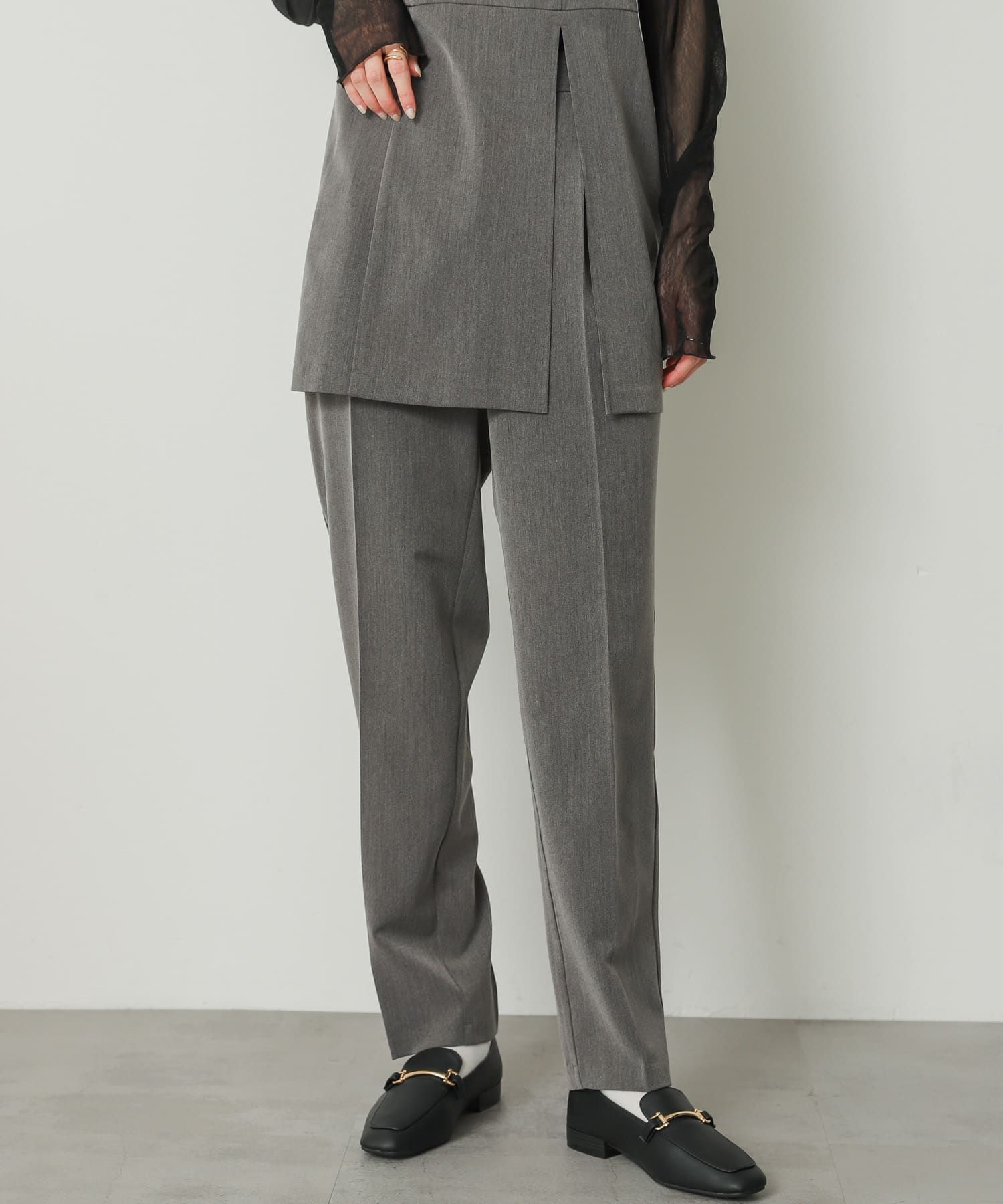 GRAY