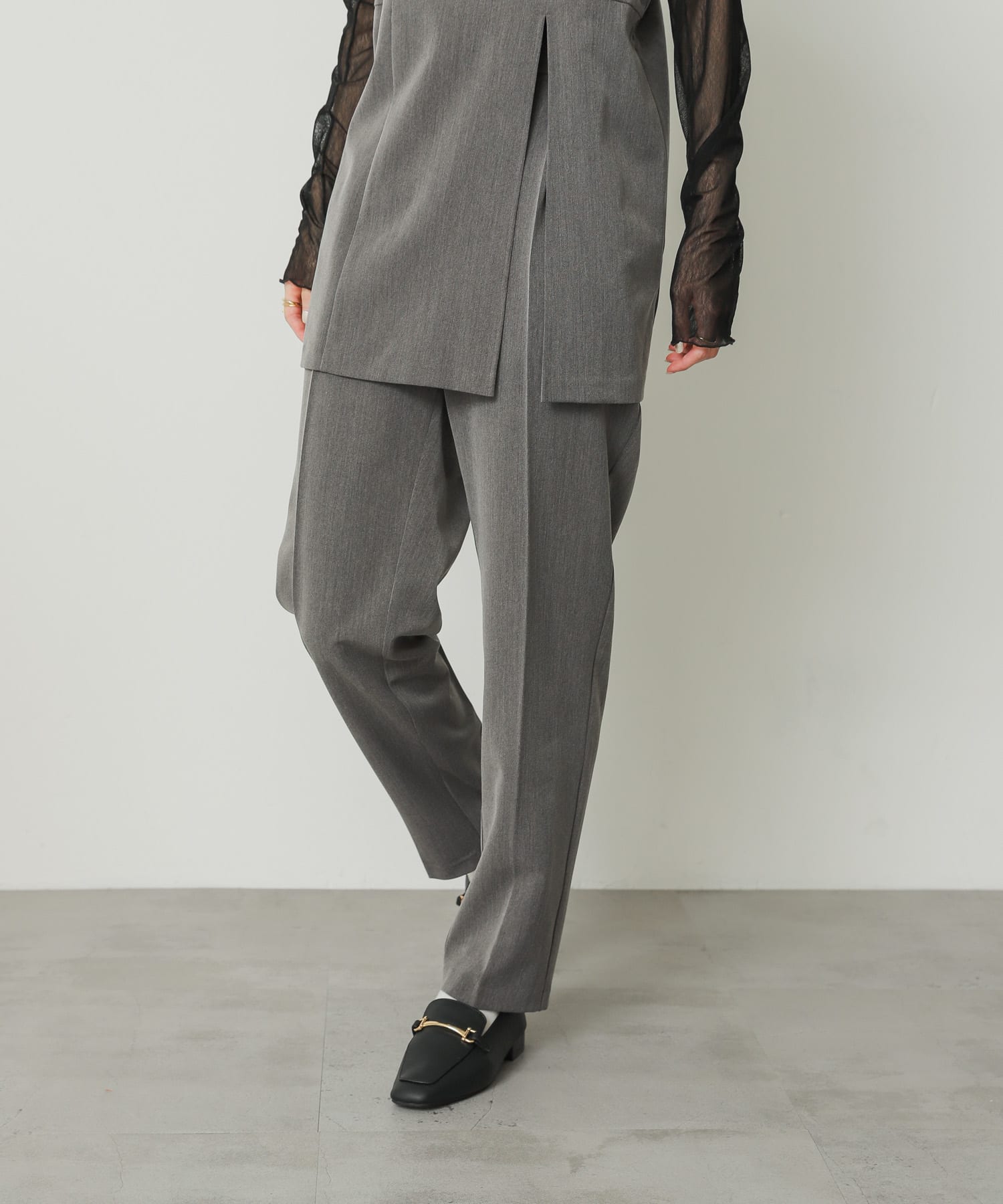 GRAY