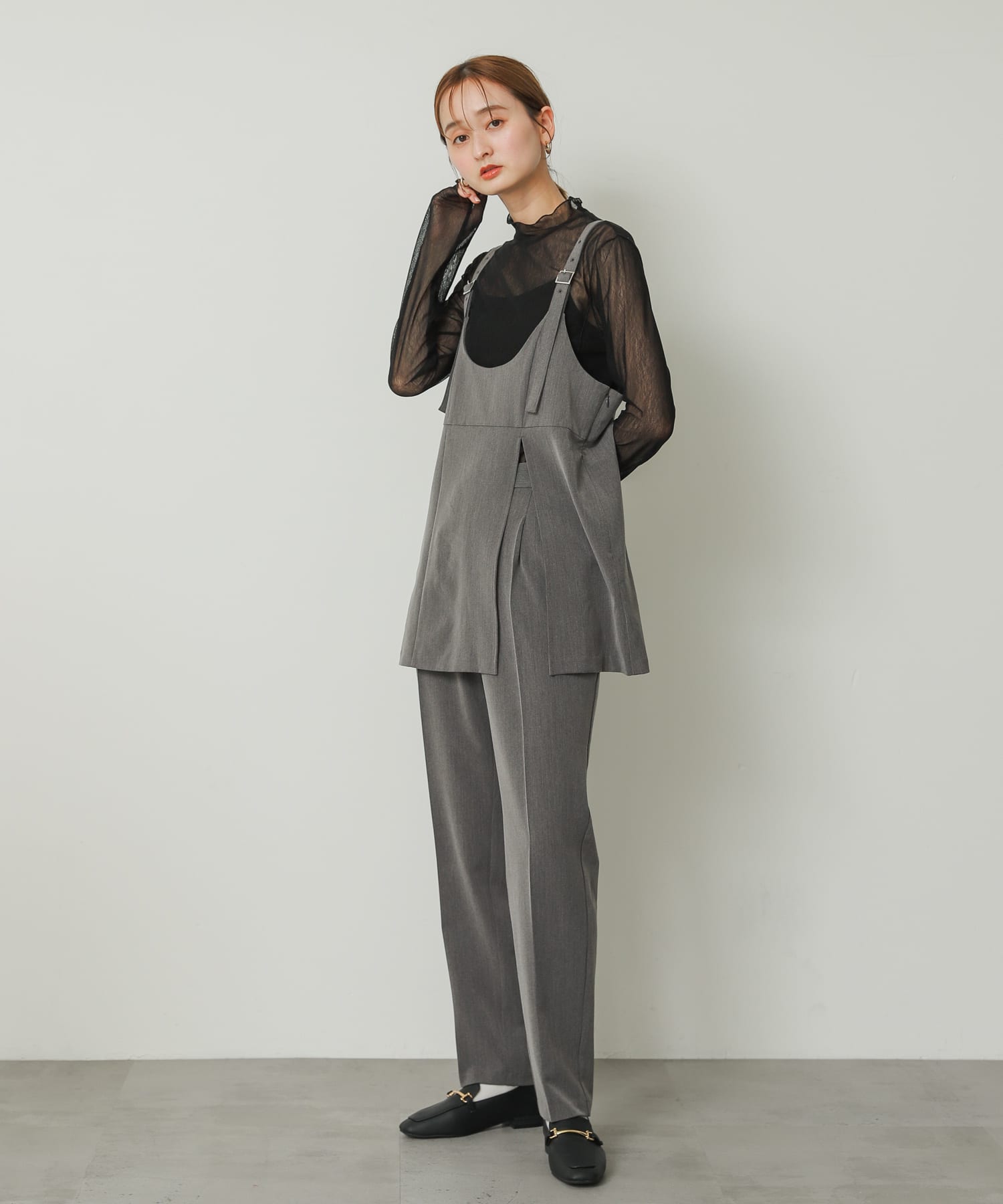 GRAY