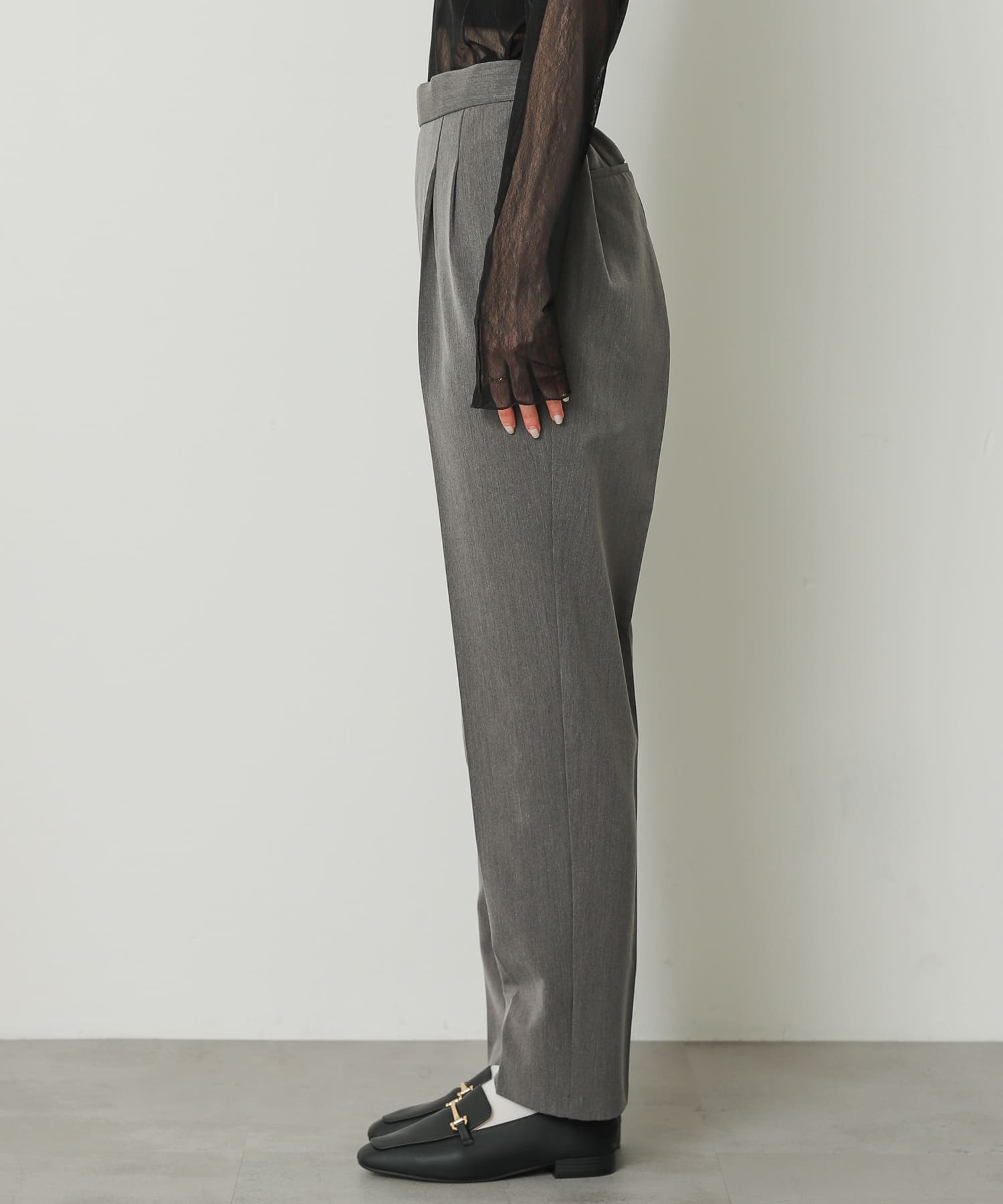 GRAY