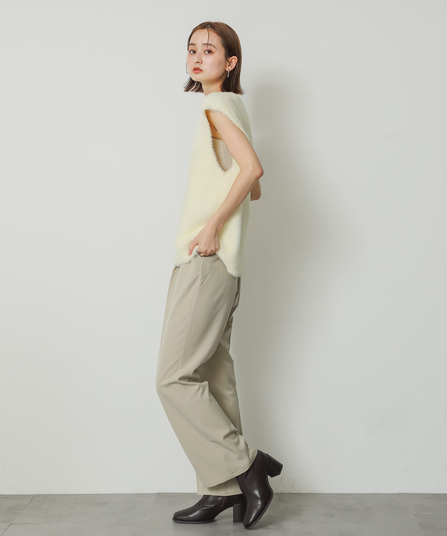 BEIGE
