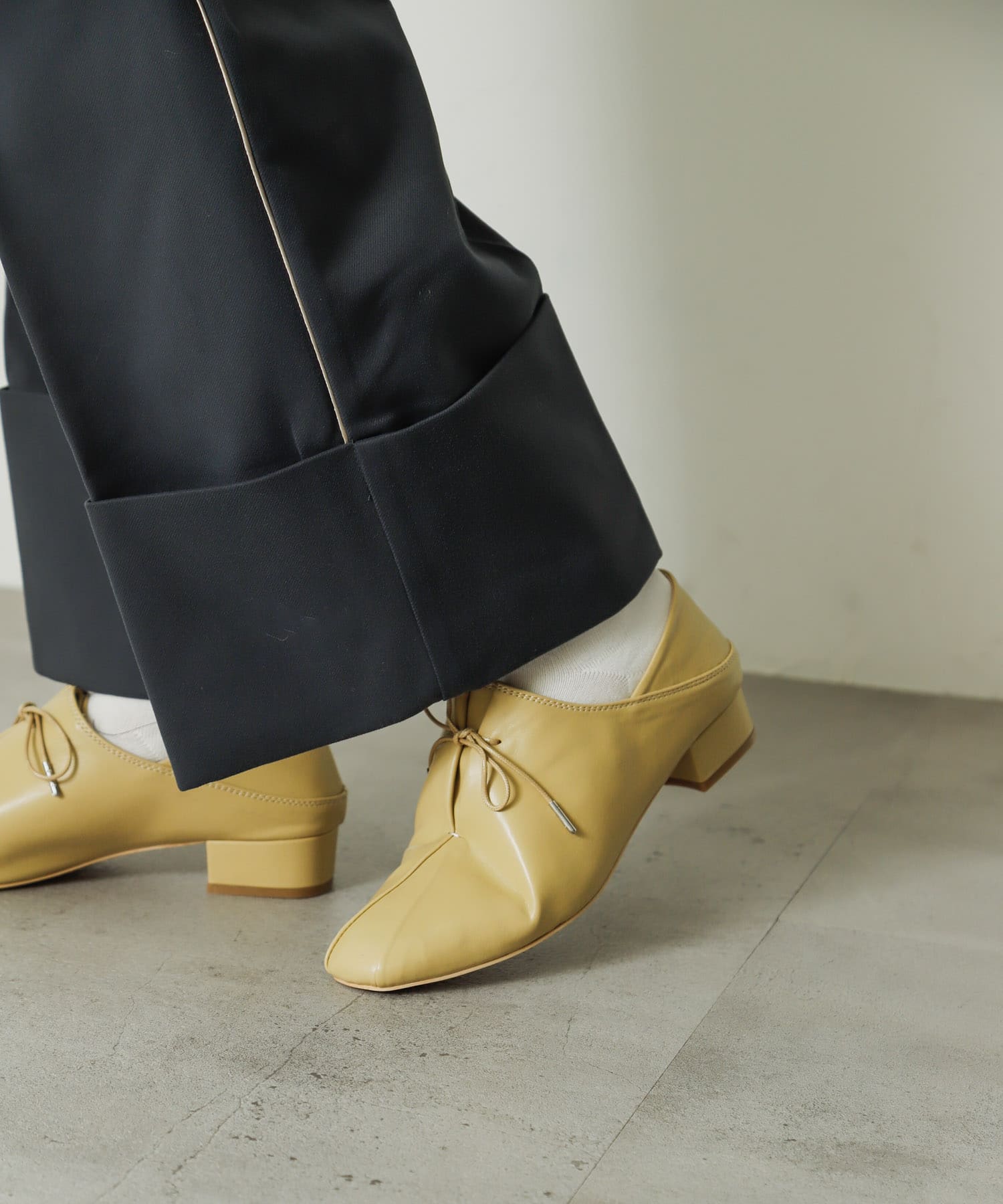 タックリボンステップオンシューズ BEIGE S
