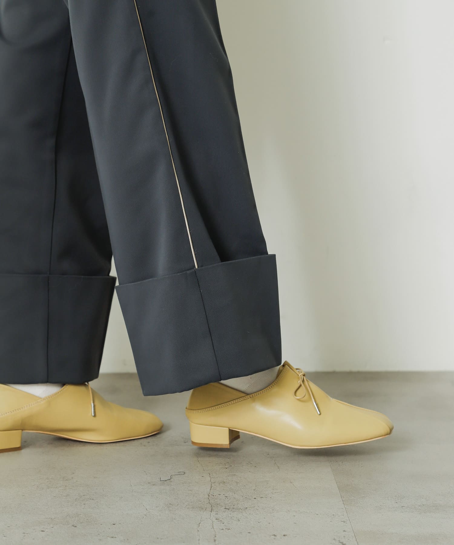 タックリボンステップオンシューズ BEIGE S