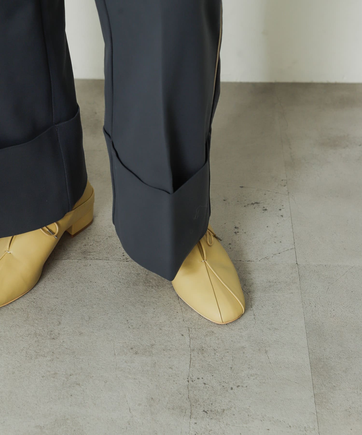 タックリボンステップオンシューズ BEIGE S