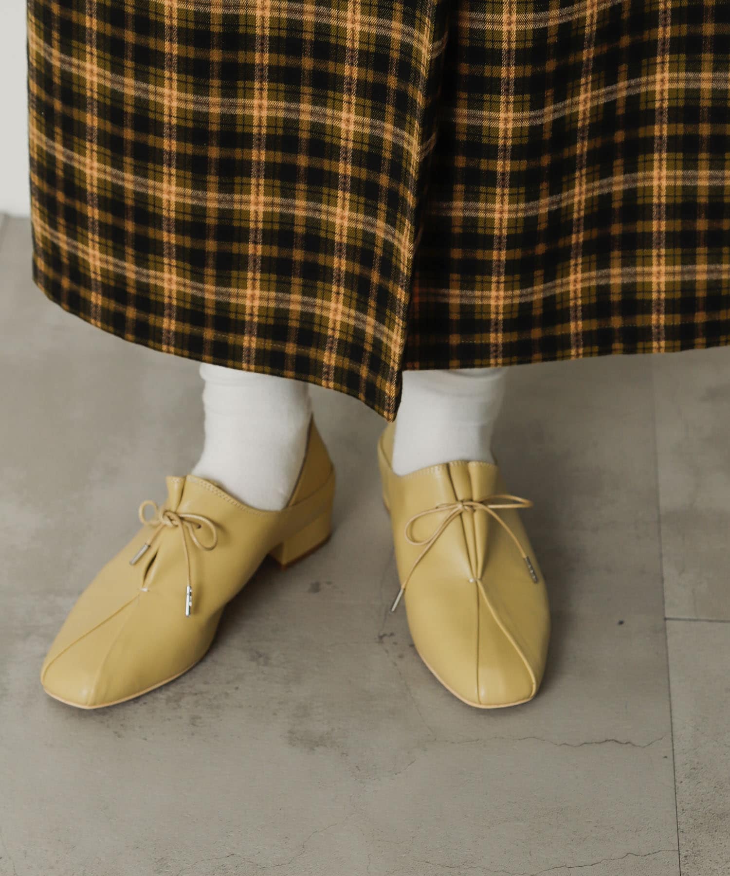 タックリボンステップオンシューズ BEIGE M