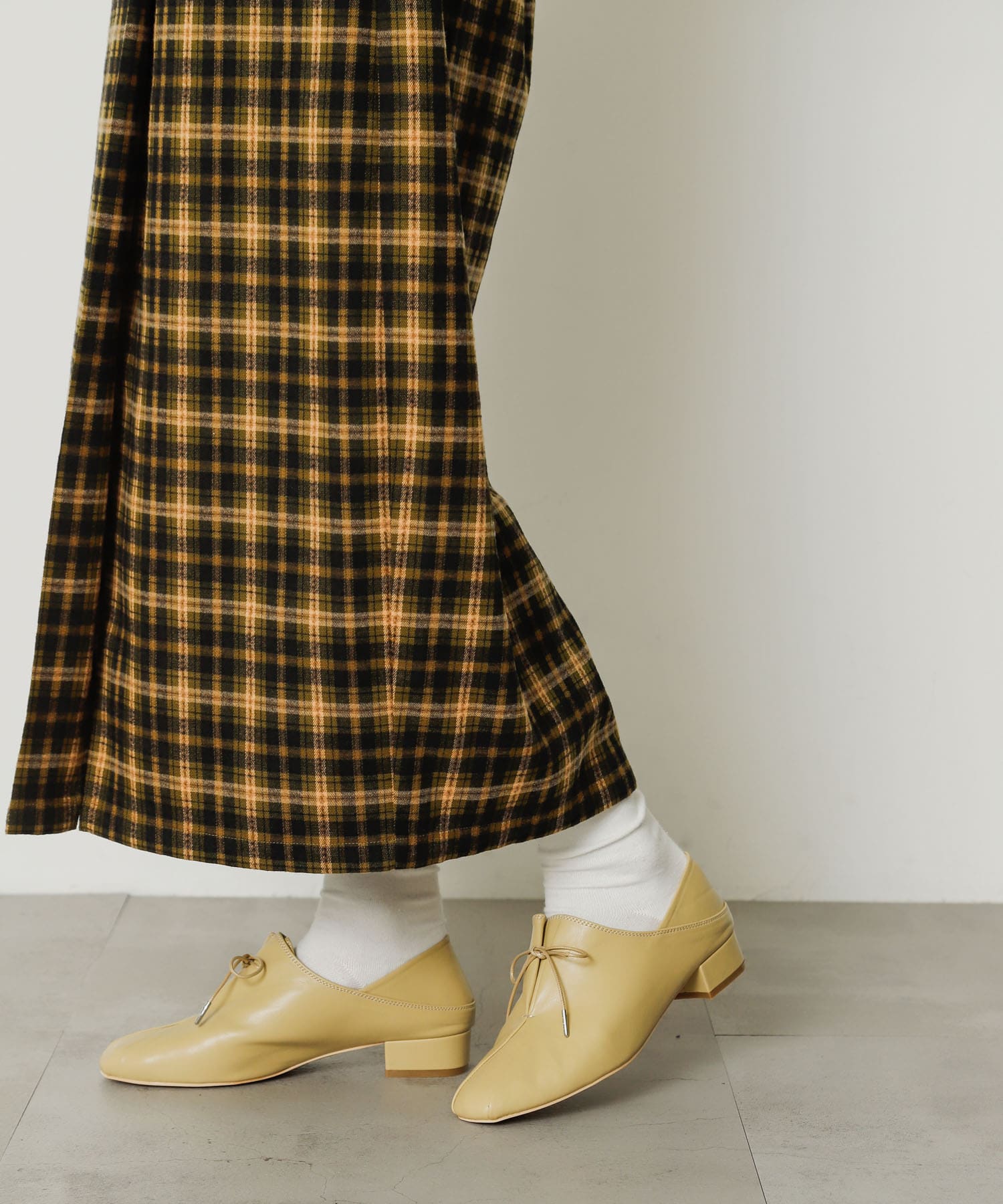 タックリボンステップオンシューズ BEIGE M