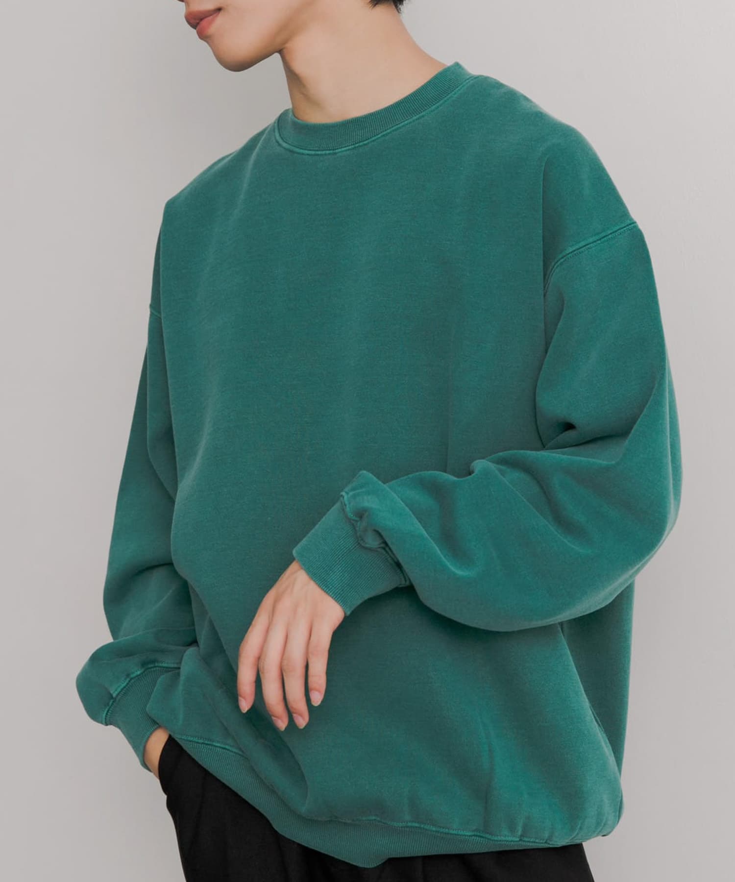 GREEN