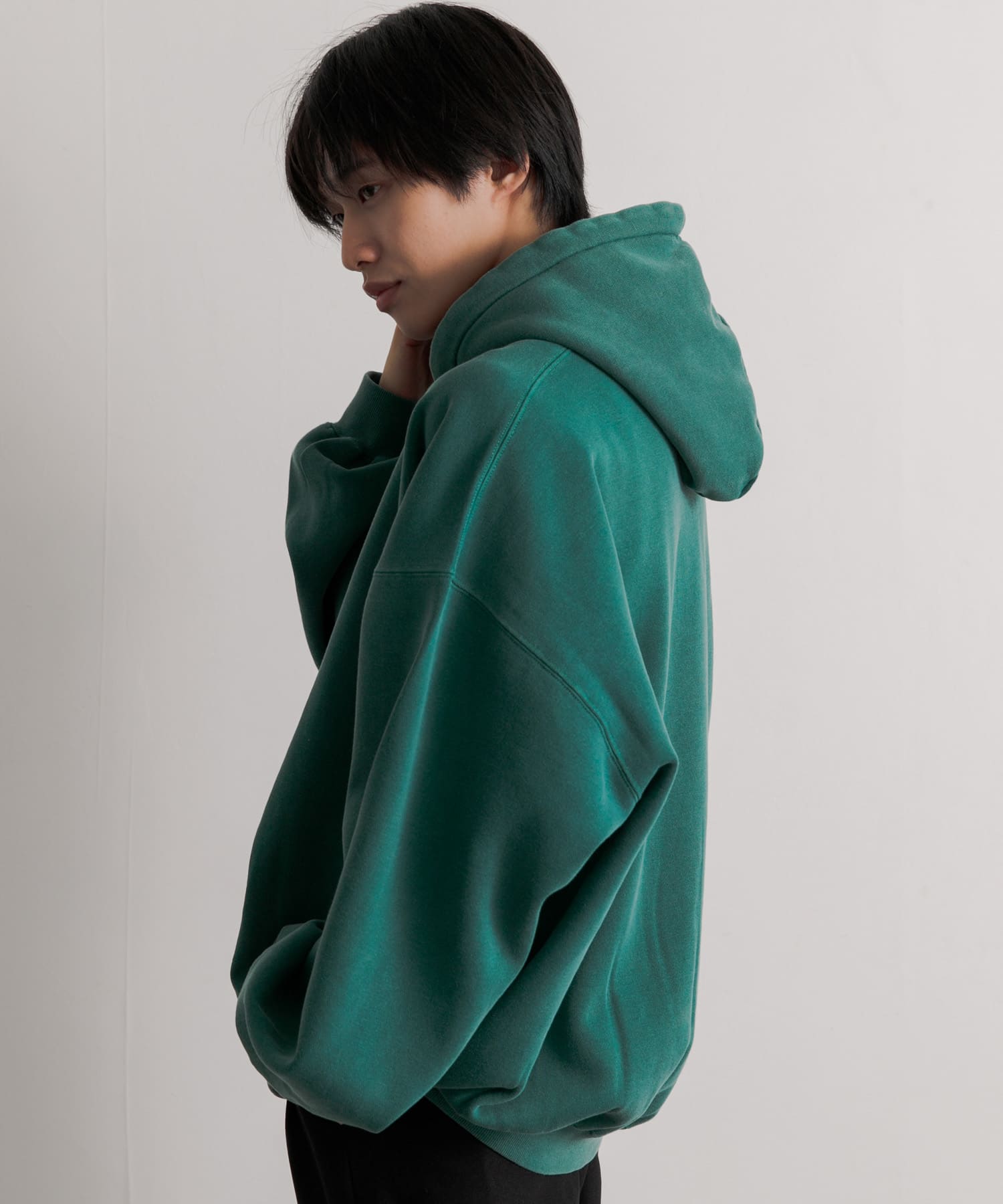 GREEN