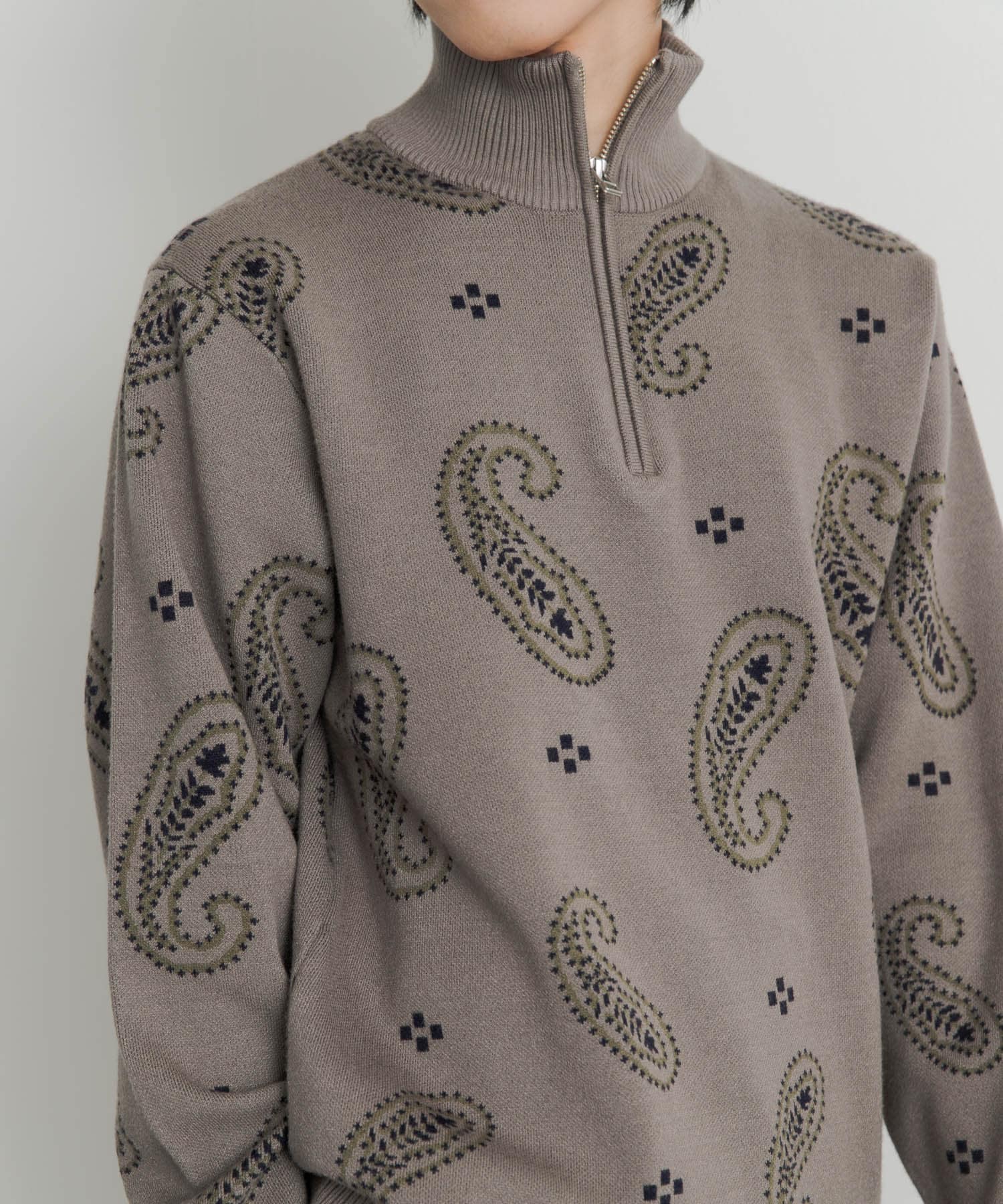 ストレッチペイズリーハーフZIPセーター BEIGE M