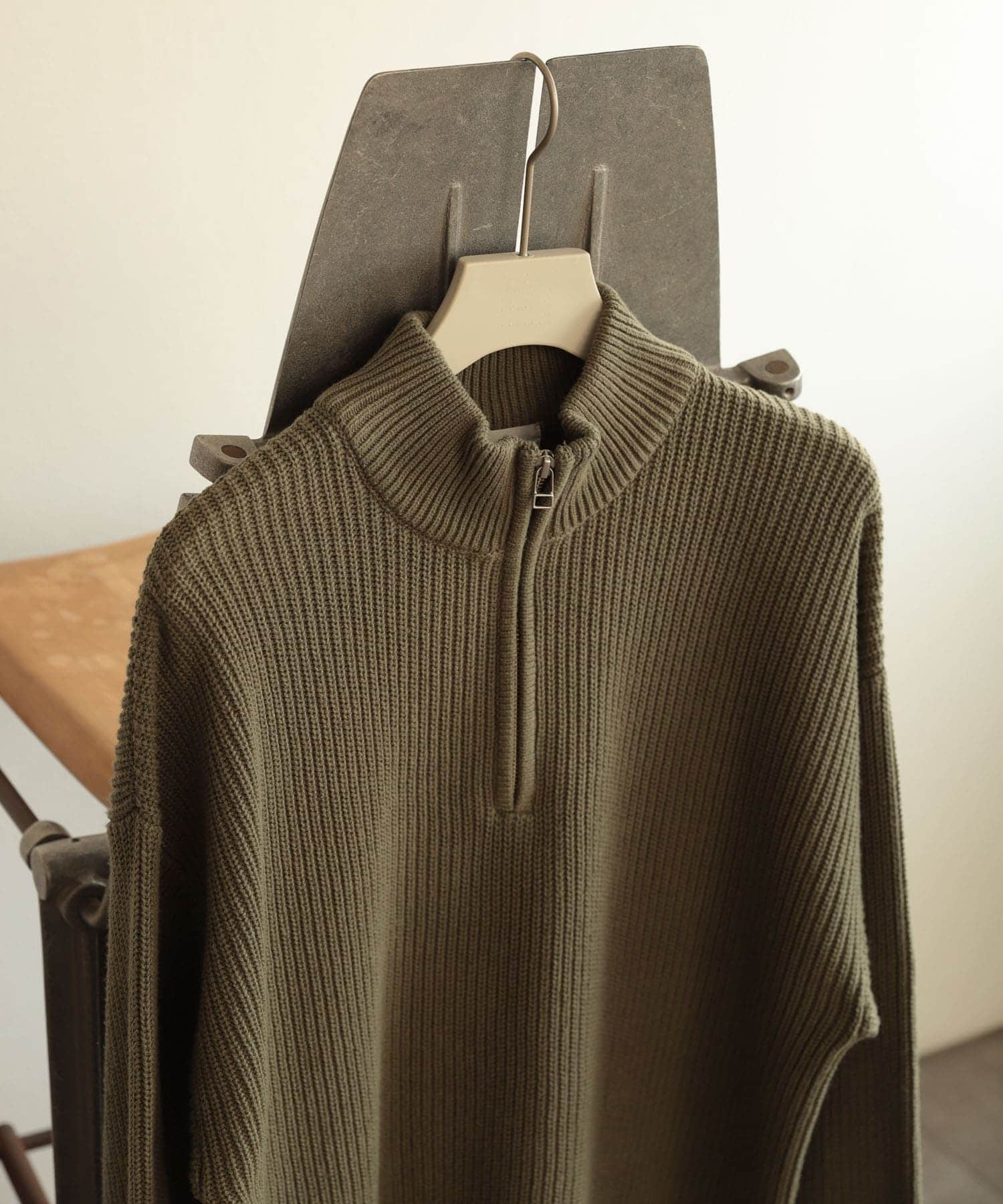 KHAKI