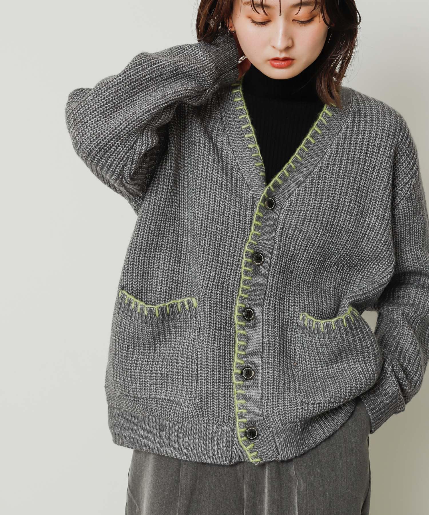 GRAY