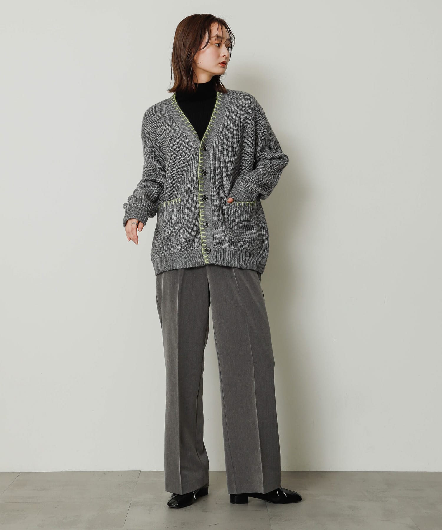 GRAY