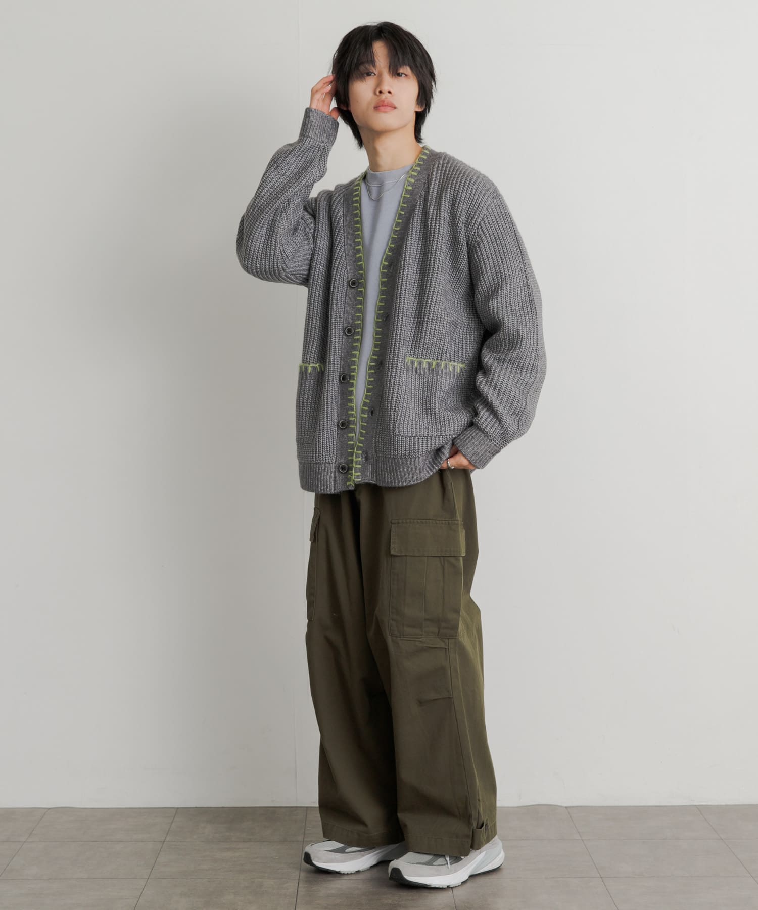 GRAY