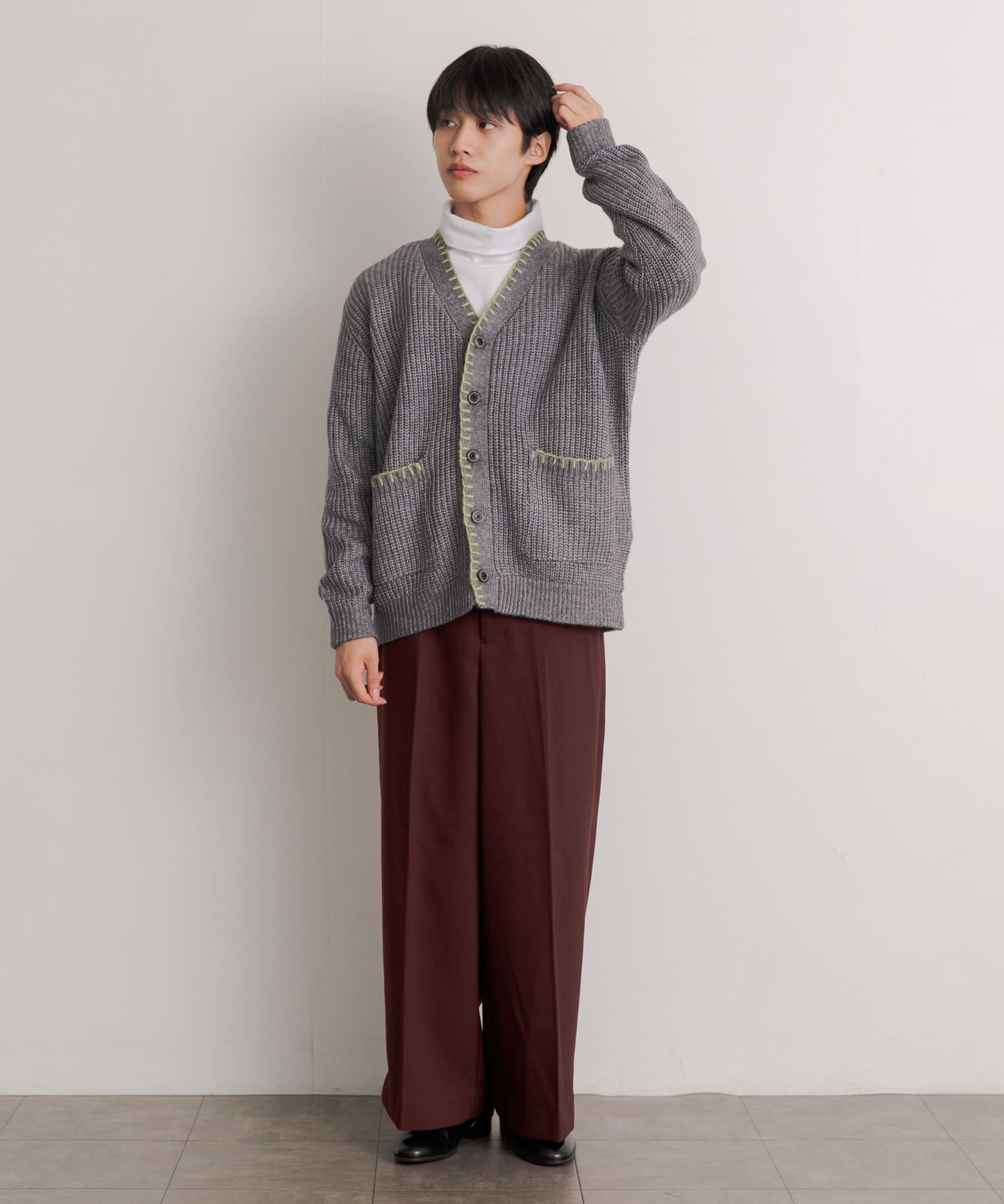 GRAY