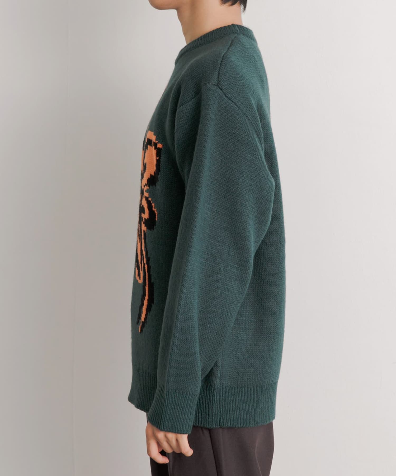GREEN