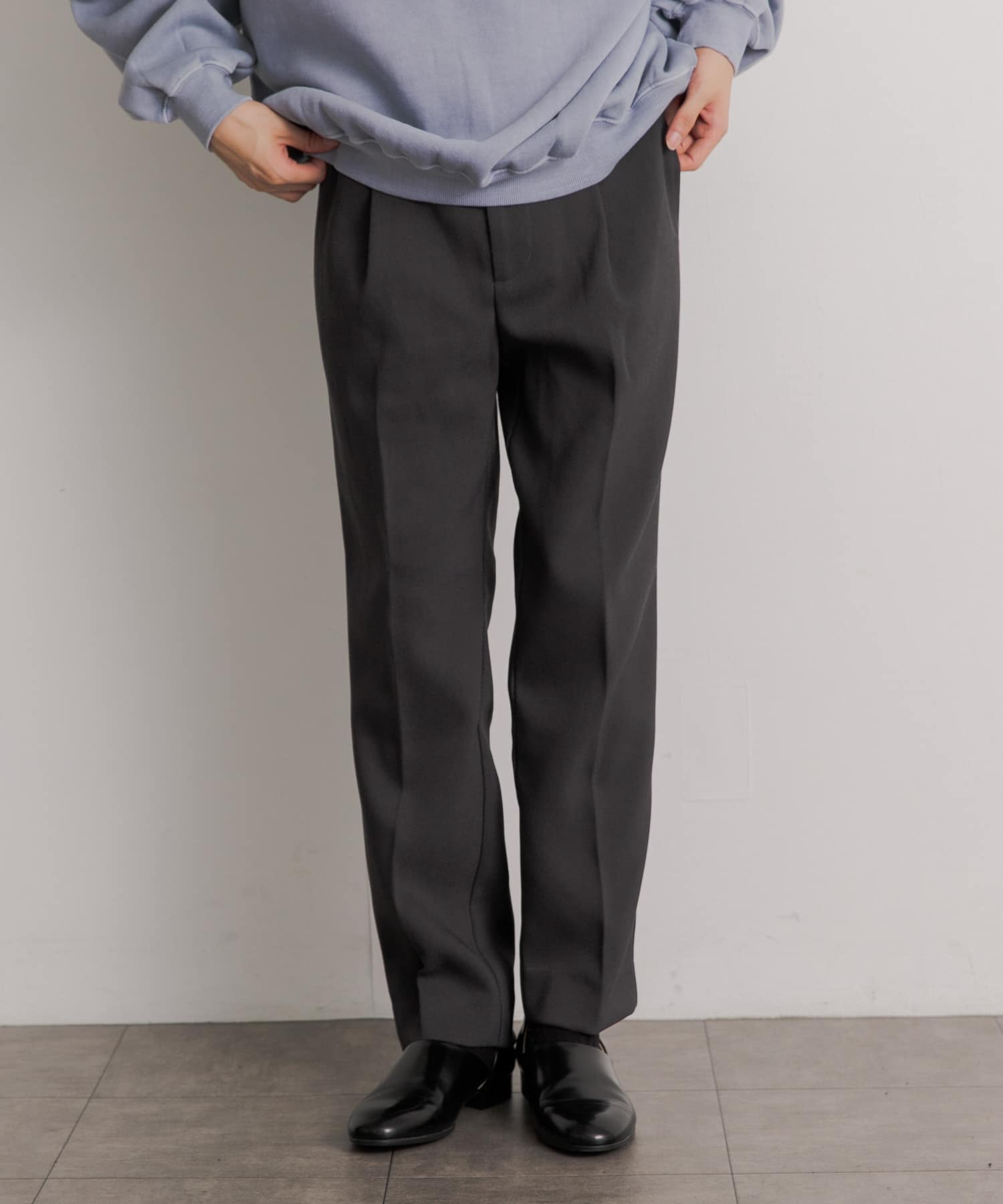 GRAY
