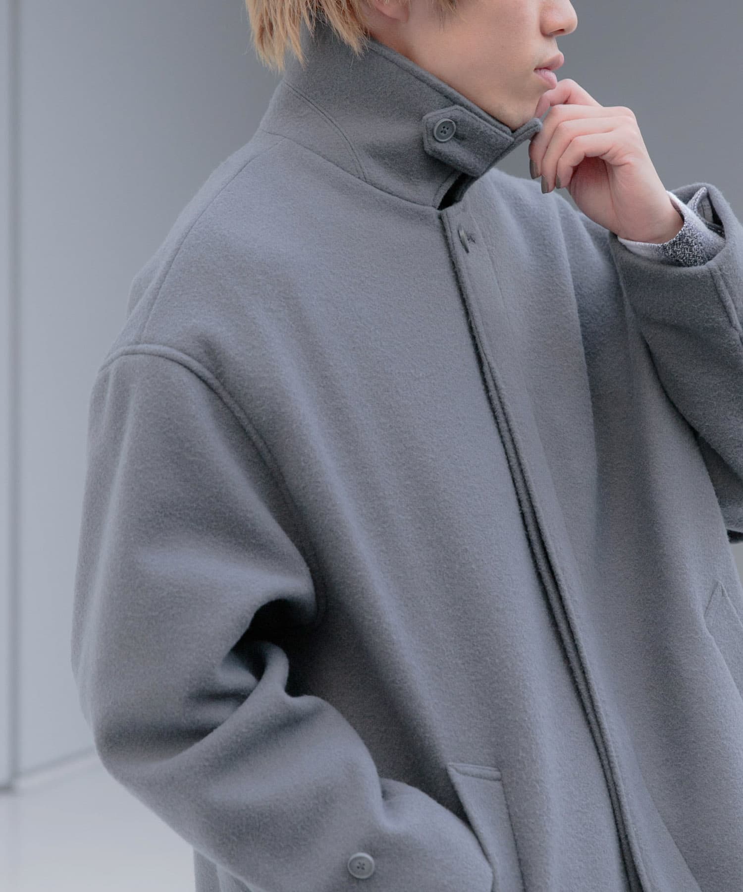 GRAY