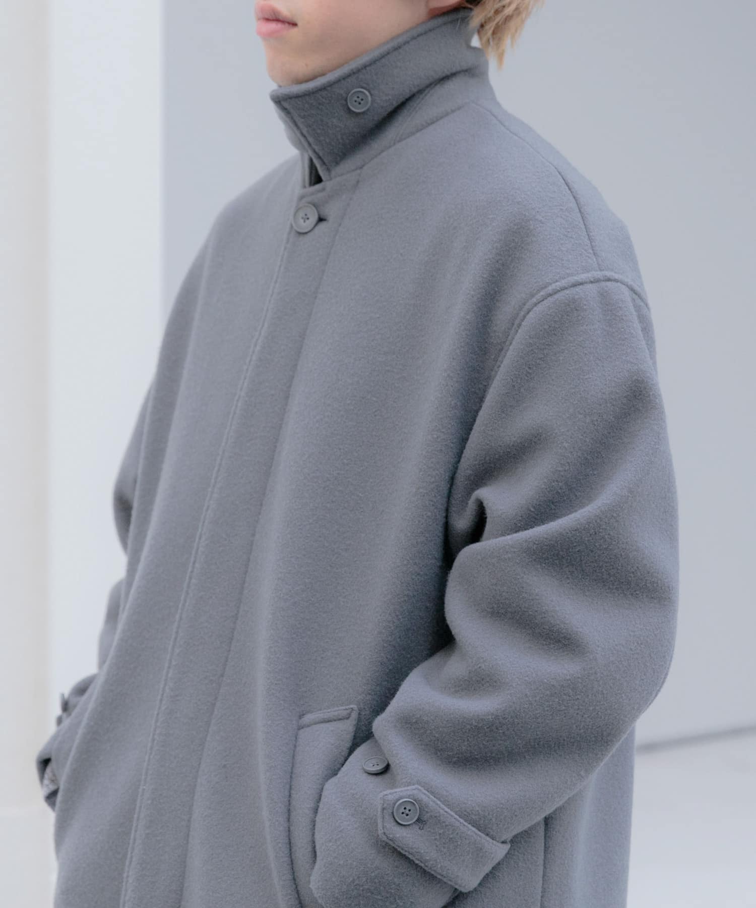GRAY
