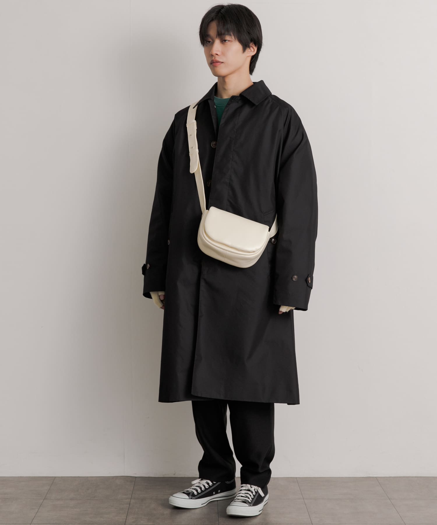 フェイクレザーパデットフラップショルダー IVORY one