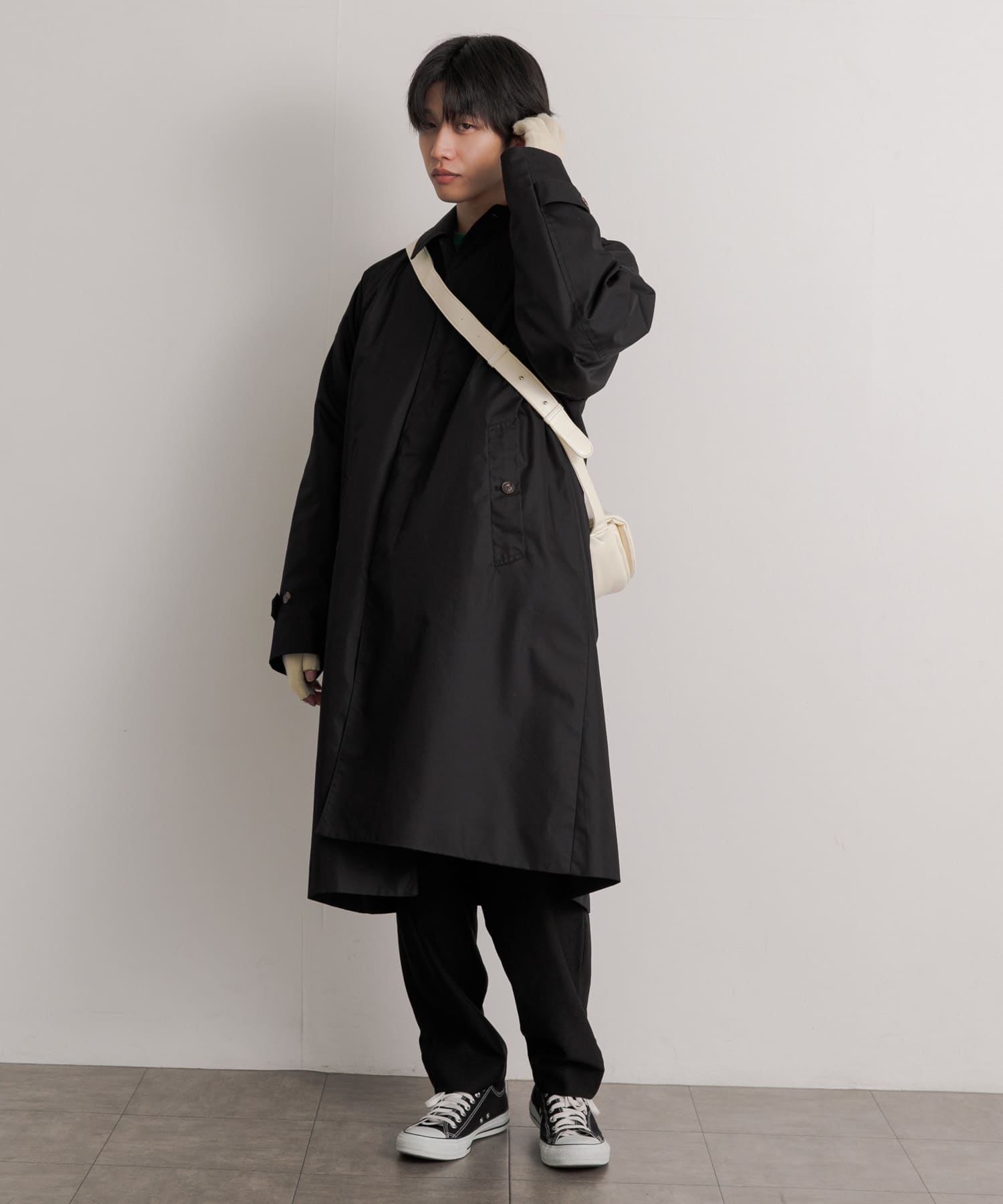 フェイクレザーパデットフラップショルダー IVORY one